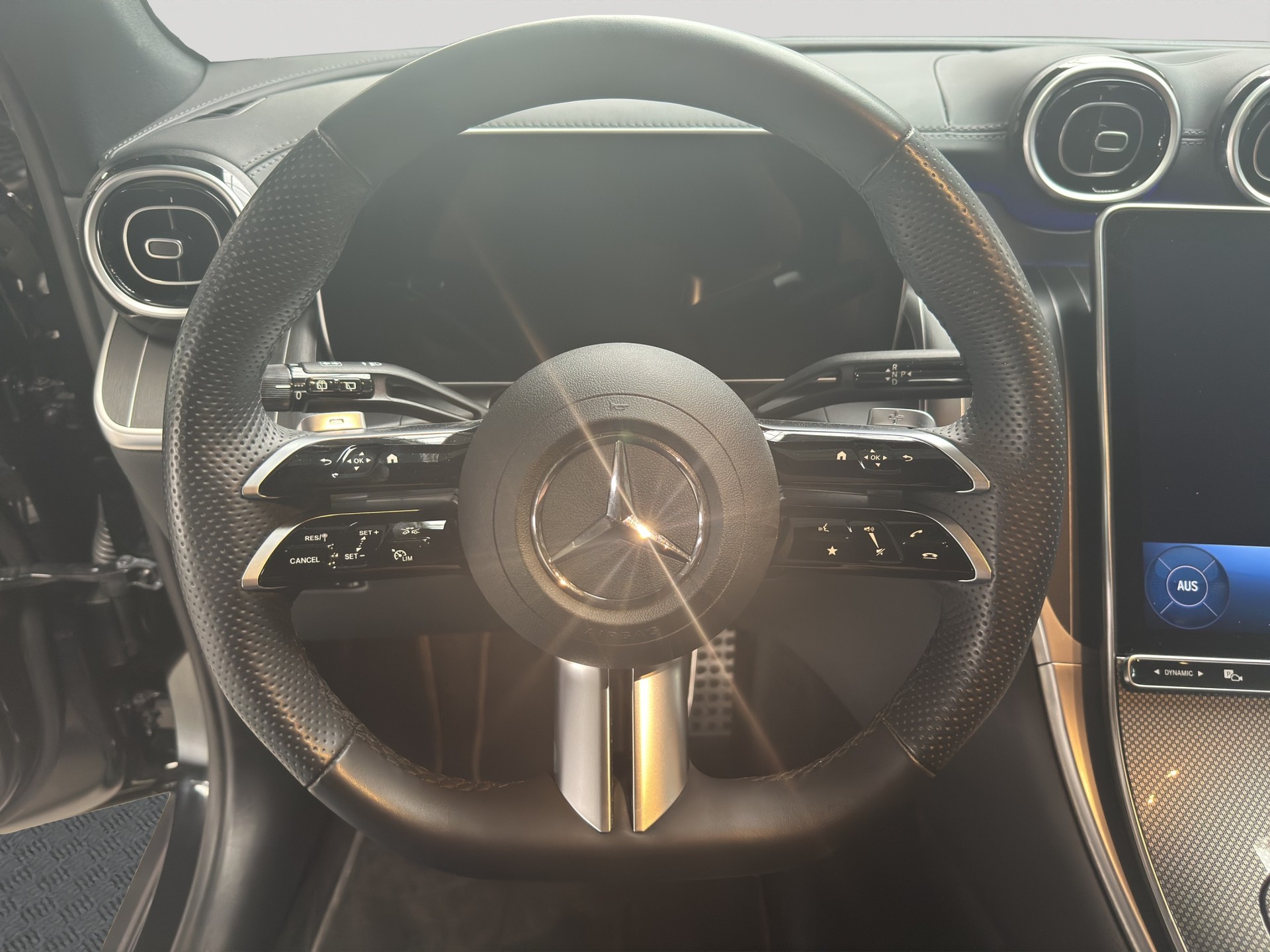 MERCEDES-BENZ GLC 220 d 4Matic 9G-Tronic AMG Edition Night-image-10