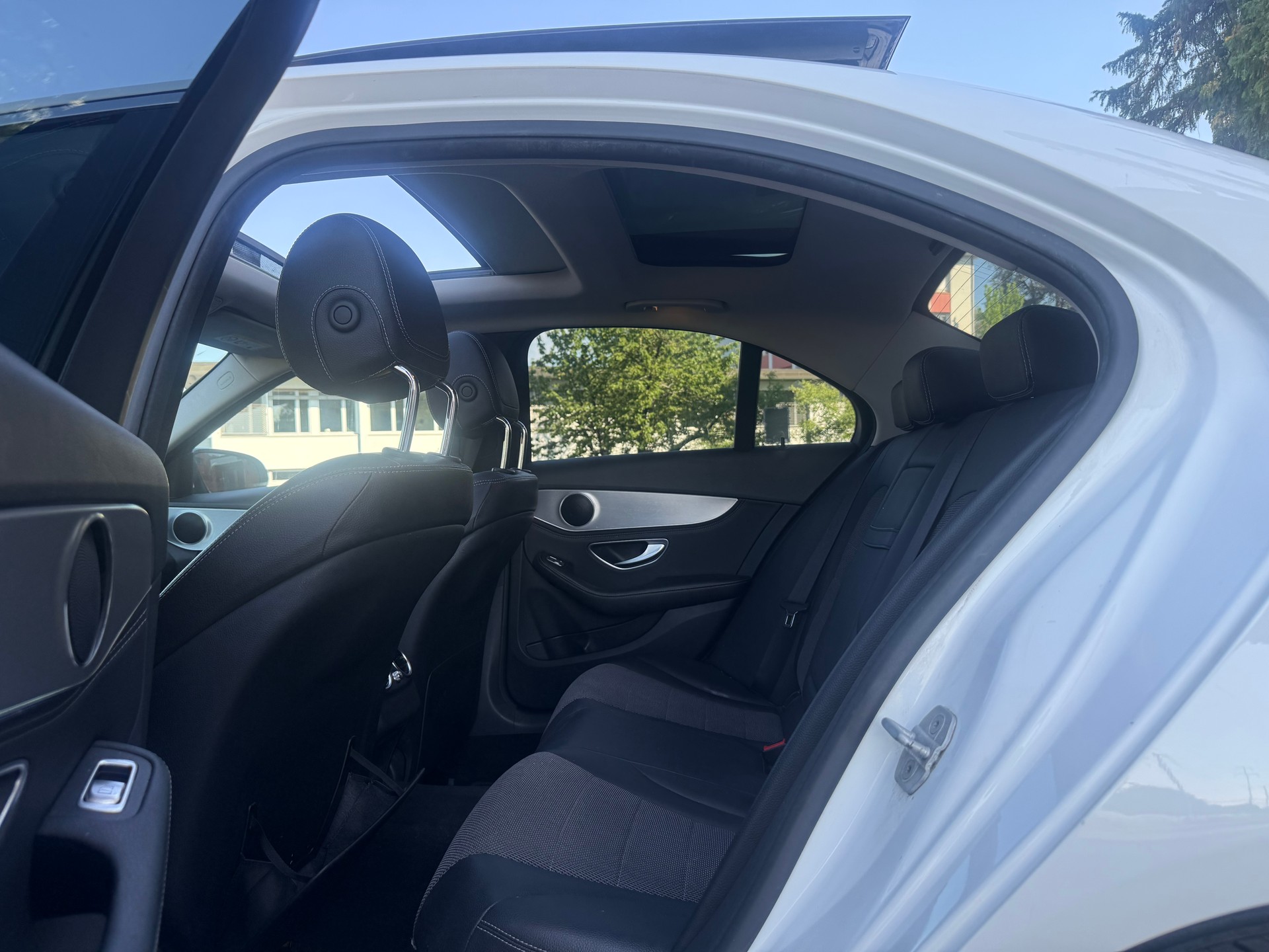 MERCEDES-BENZ C 220 BlueTEC Avantgarde 7G-Tronic-image-11