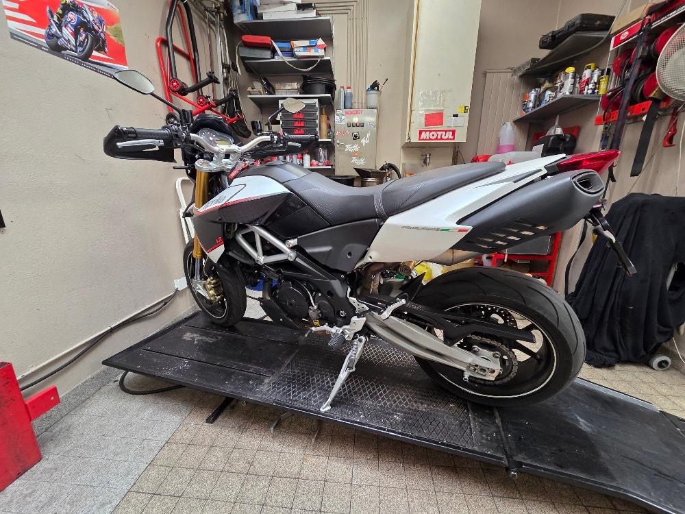APRILIA Dorsoduro 1200 ABS/TC-image-1