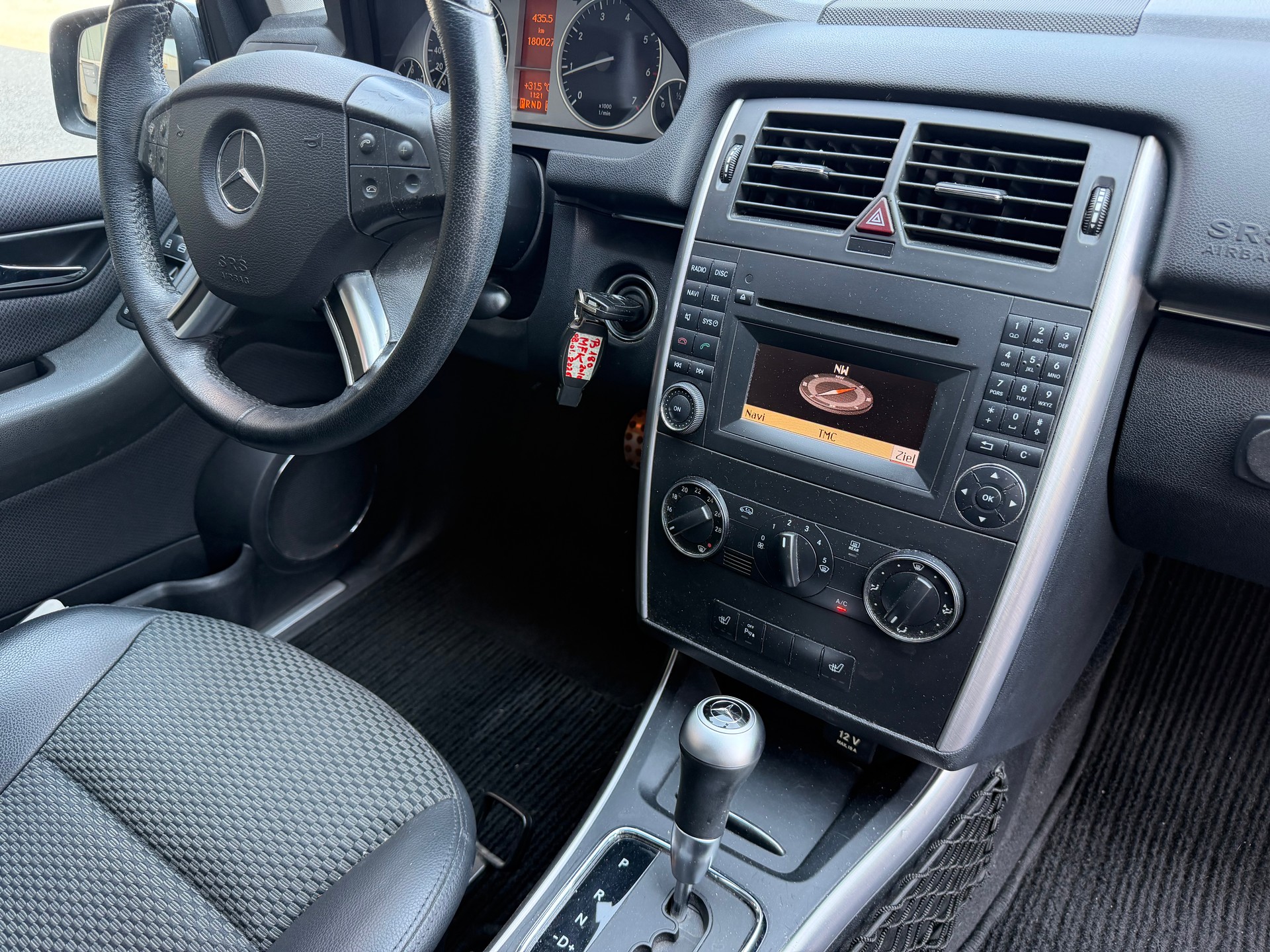 MERCEDES-BENZ B 180 Selection Autotronic-image-9