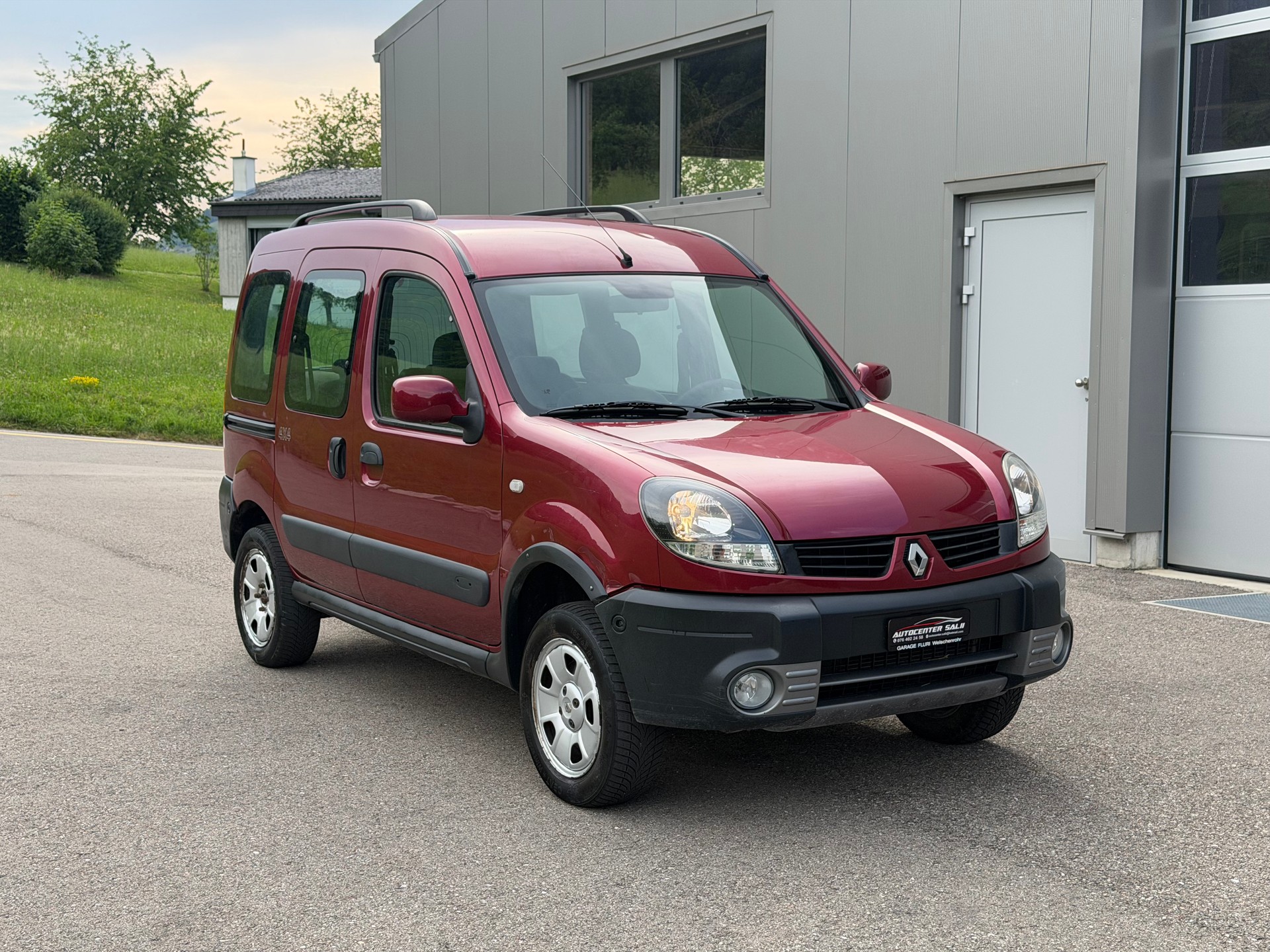 RENAULT Kangoo 1.6 16V Privilège 4x4-image-2