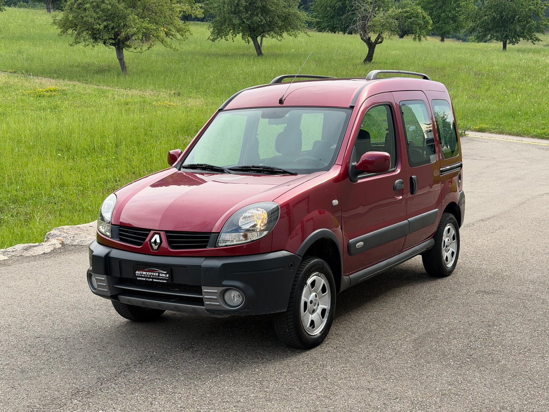 RENAULT Kangoo 1.6 16V Privilège 4x4-image-0