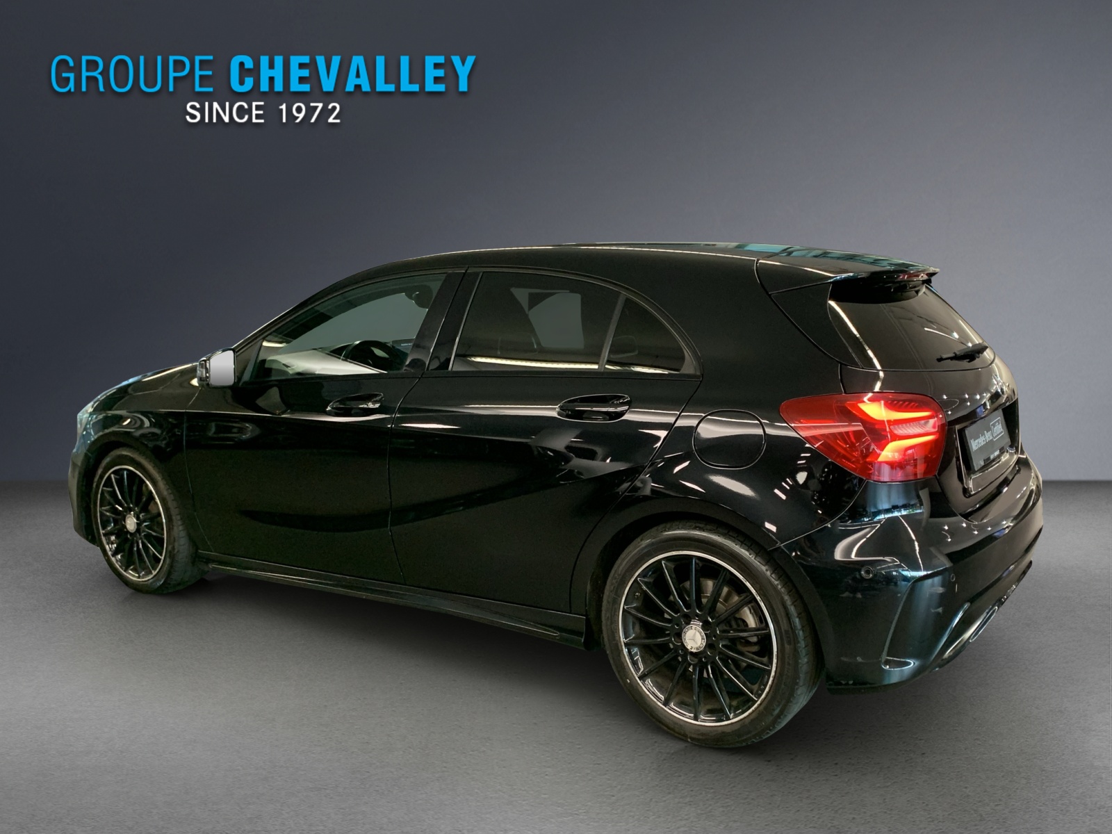 MERCEDES-BENZ A 220 AMG Line 4Matic-showroom-element-2