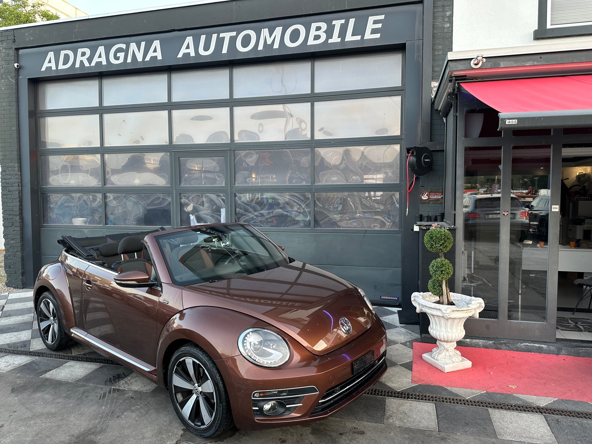 VW Beetle Cabrio 2.0 TDI BMT Allstar DSG-image-0