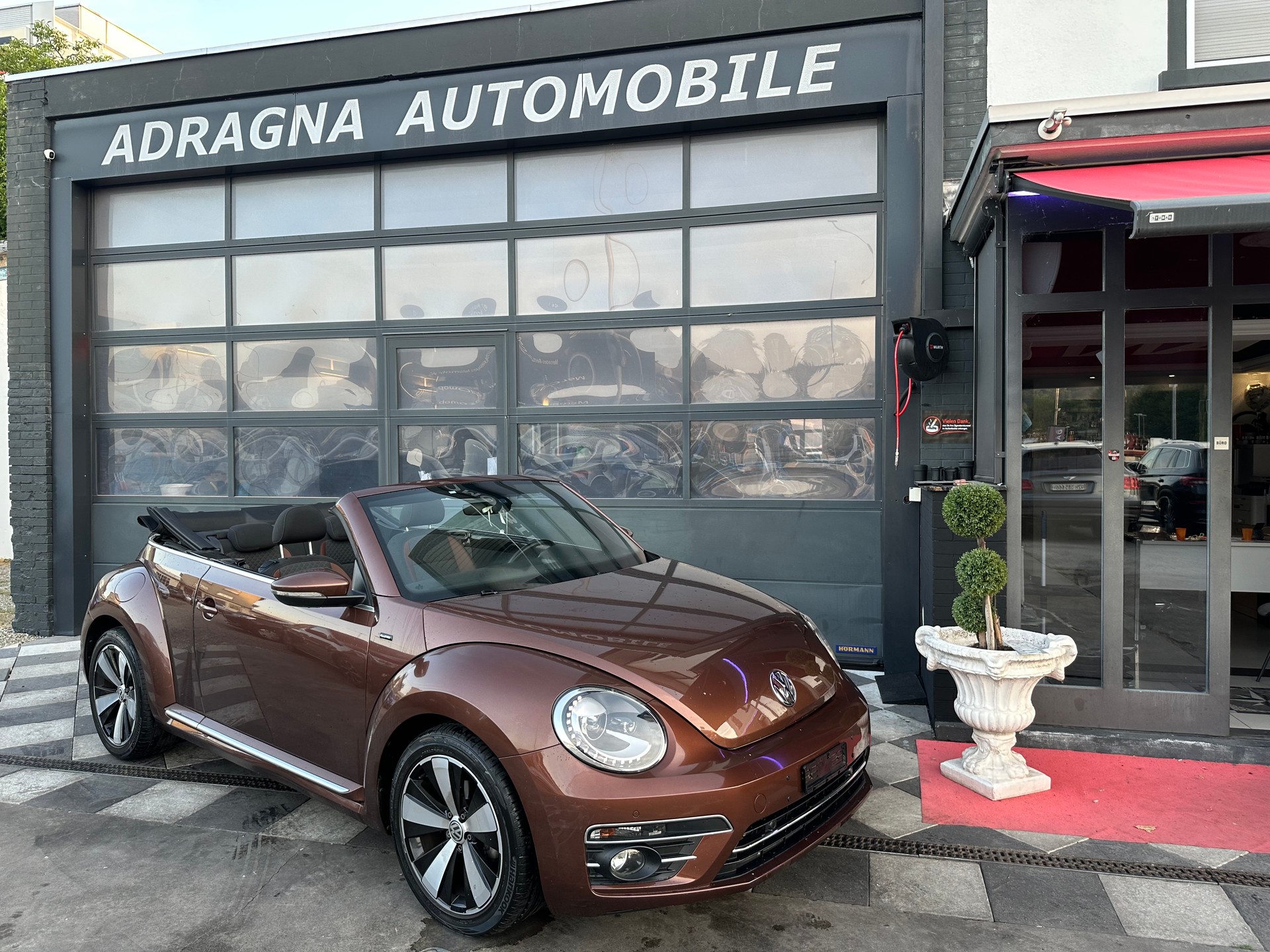 VW Beetle Cabrio 2.0 TDI BMT Allstar DSG-image-4