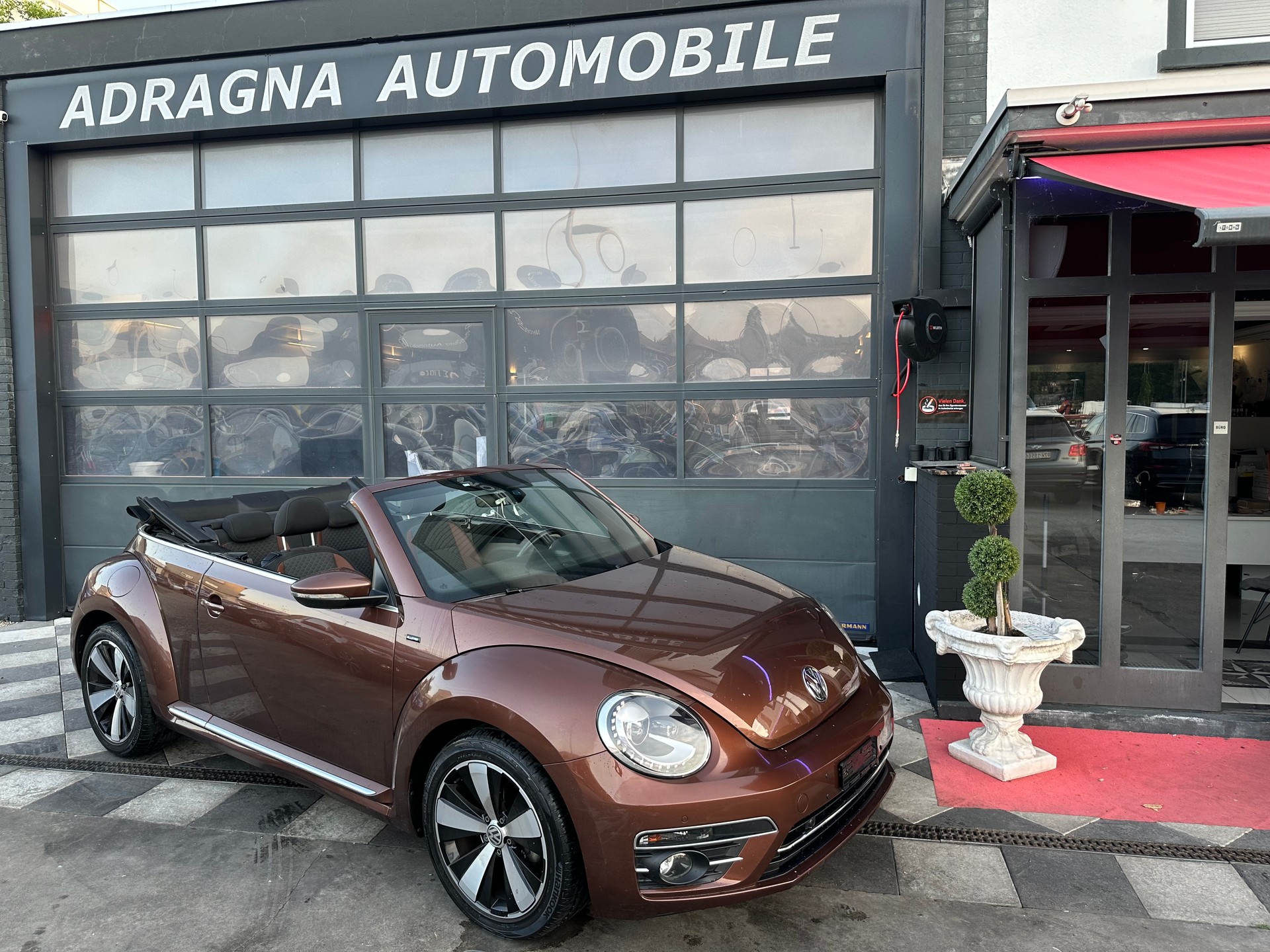 VW Beetle Cabrio 2.0 TDI BMT Allstar DSG-image-1