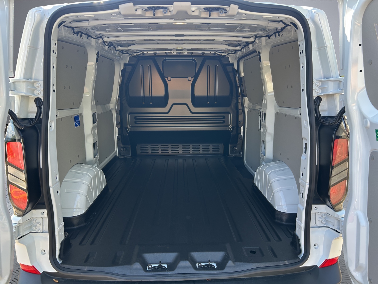 FORD Transit Custom Van 280 L1 2.0 EcoBl-image-7
