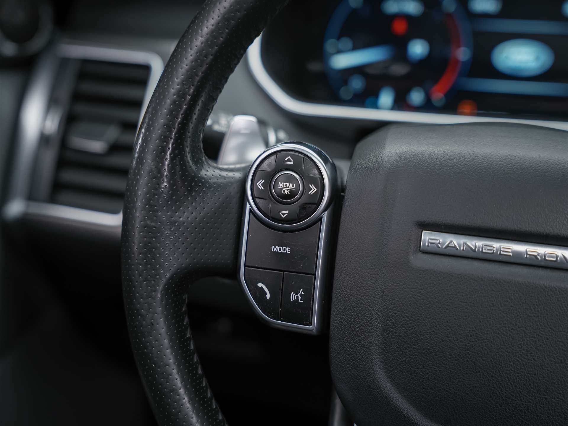 LAND ROVER Range Rover Sport 4.4 SDV8 HSE *Panorama*Merdian Soundsystem*Softclose*-image-31