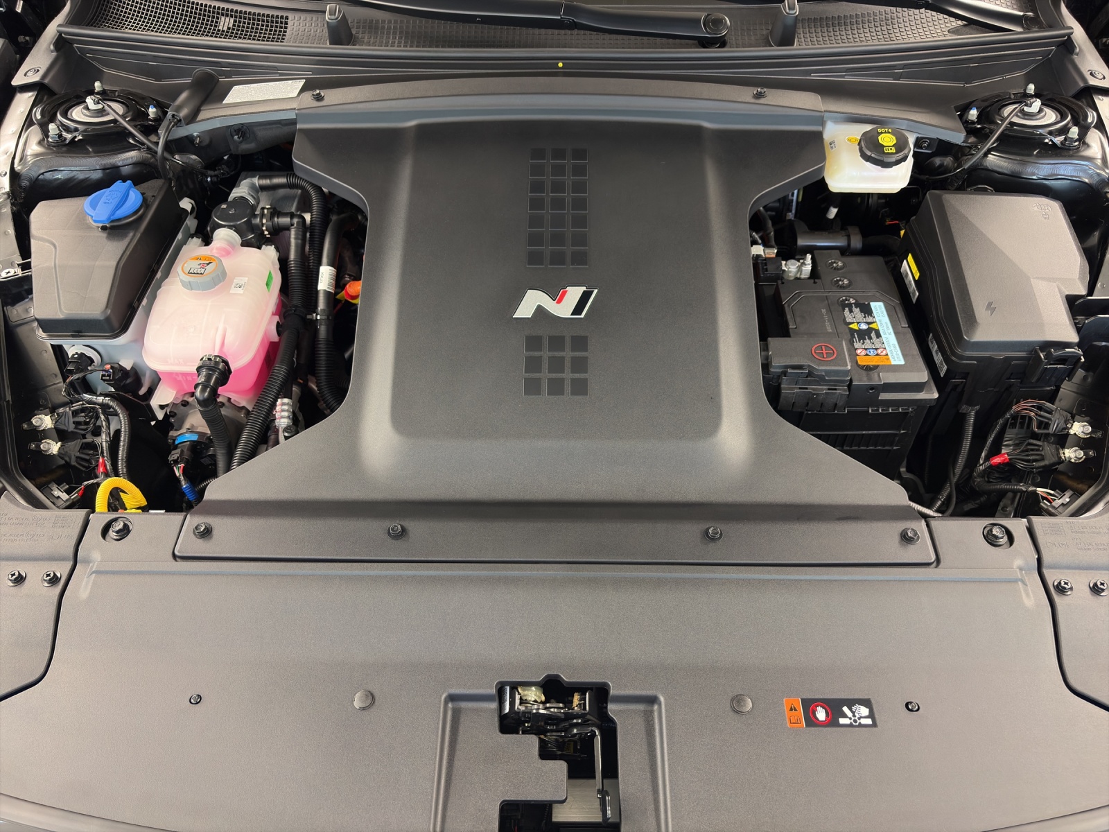 HYUNDAI Ioniq 6 N 84 kWh 4WD-image-17