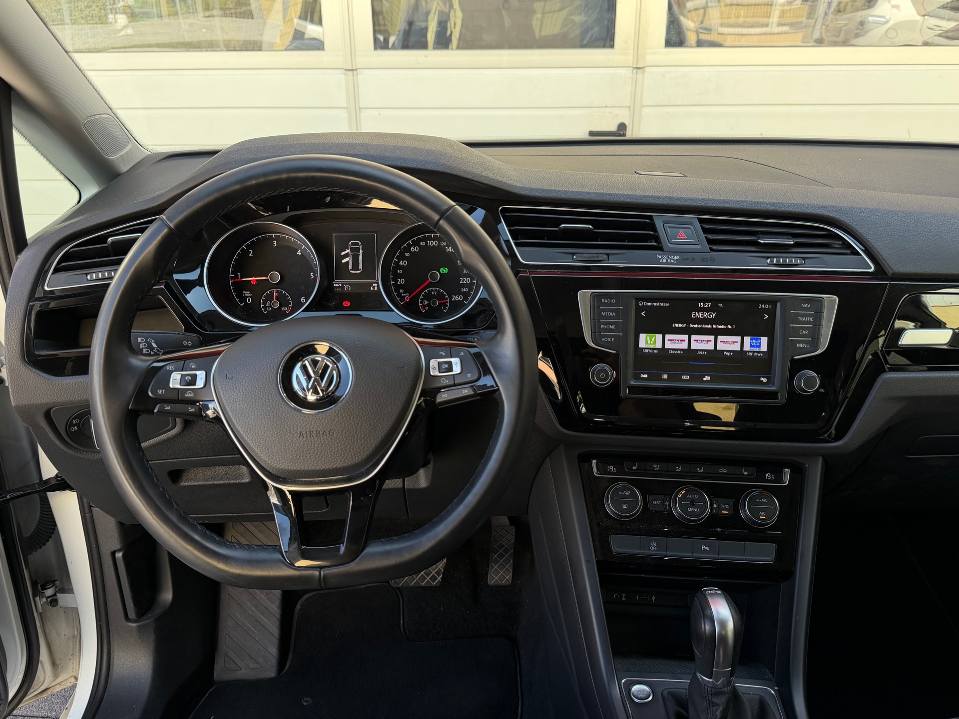 VW Touran 2.0 TDI BlueMotion Technology Comfortline*Ab MFK&Service*Rückfahrkamera*7-Sitzplatz*8-Fach Aluräder*Garantie*-image-9