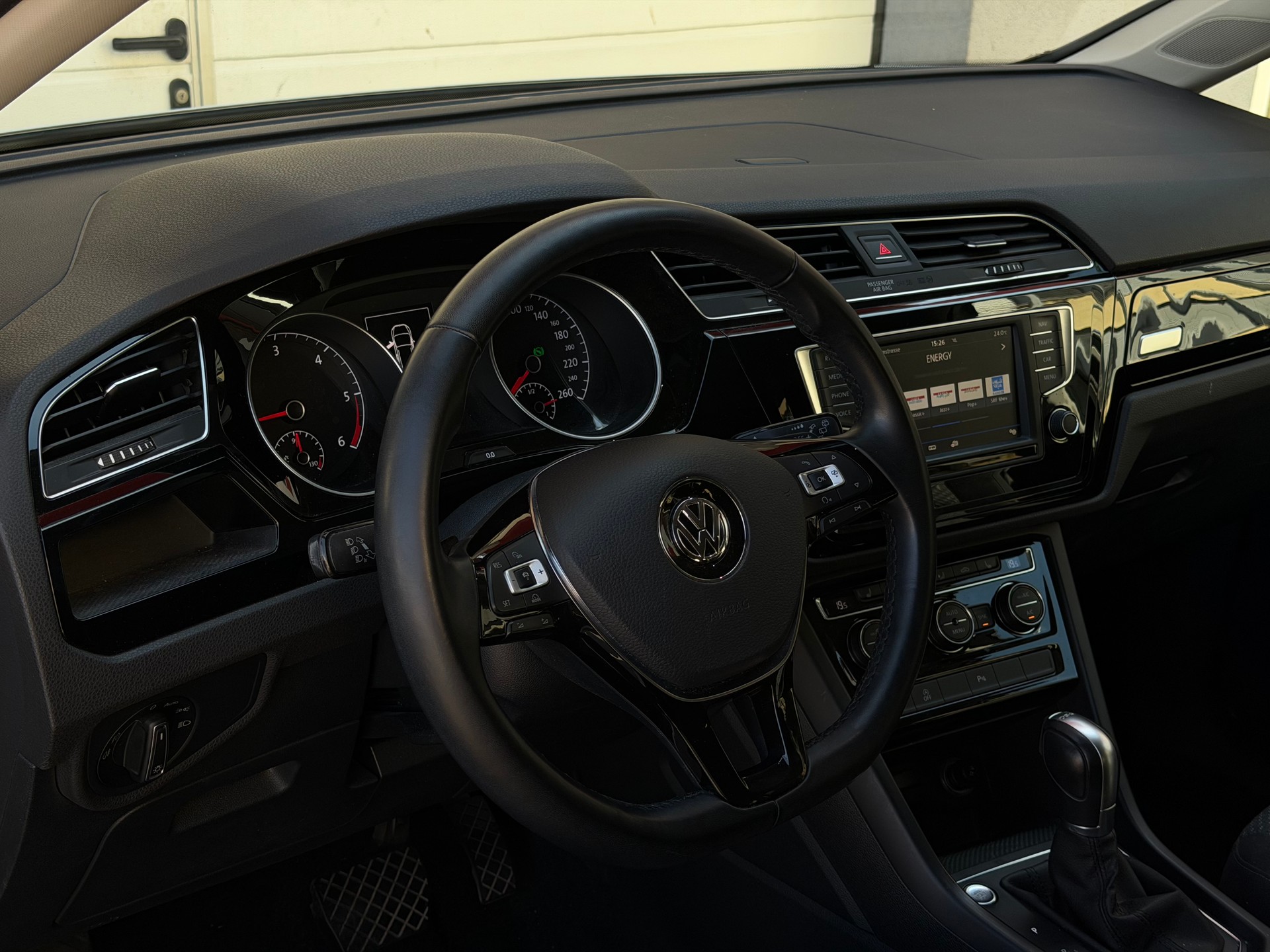 VW Touran 2.0 TDI BlueMotion Technology Comfortline*Ab MFK&Service*Rückfahrkamera*7-Sitzplatz*8-Fach Aluräder*Garantie*-image-10