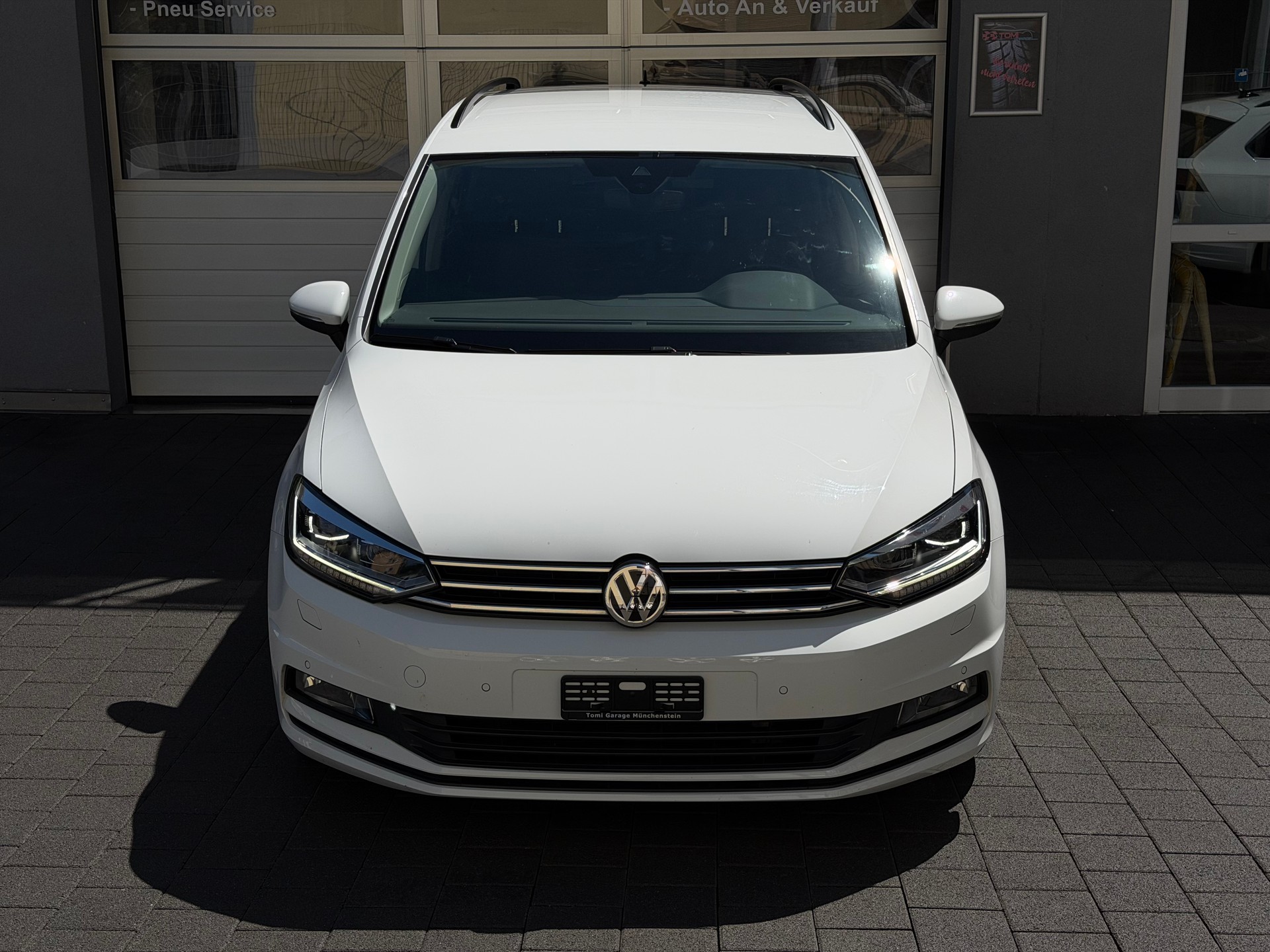 VW Touran 2.0 TDI BlueMotion Technology Comfortline*Ab MFK&Service*Rückfahrkamera*7-Sitzplatz*8-Fach Aluräder*Garantie*-image-1