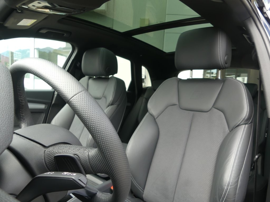 AUDI Q5 50 TFSI e PHEV S line quattro S-tronic-image-9