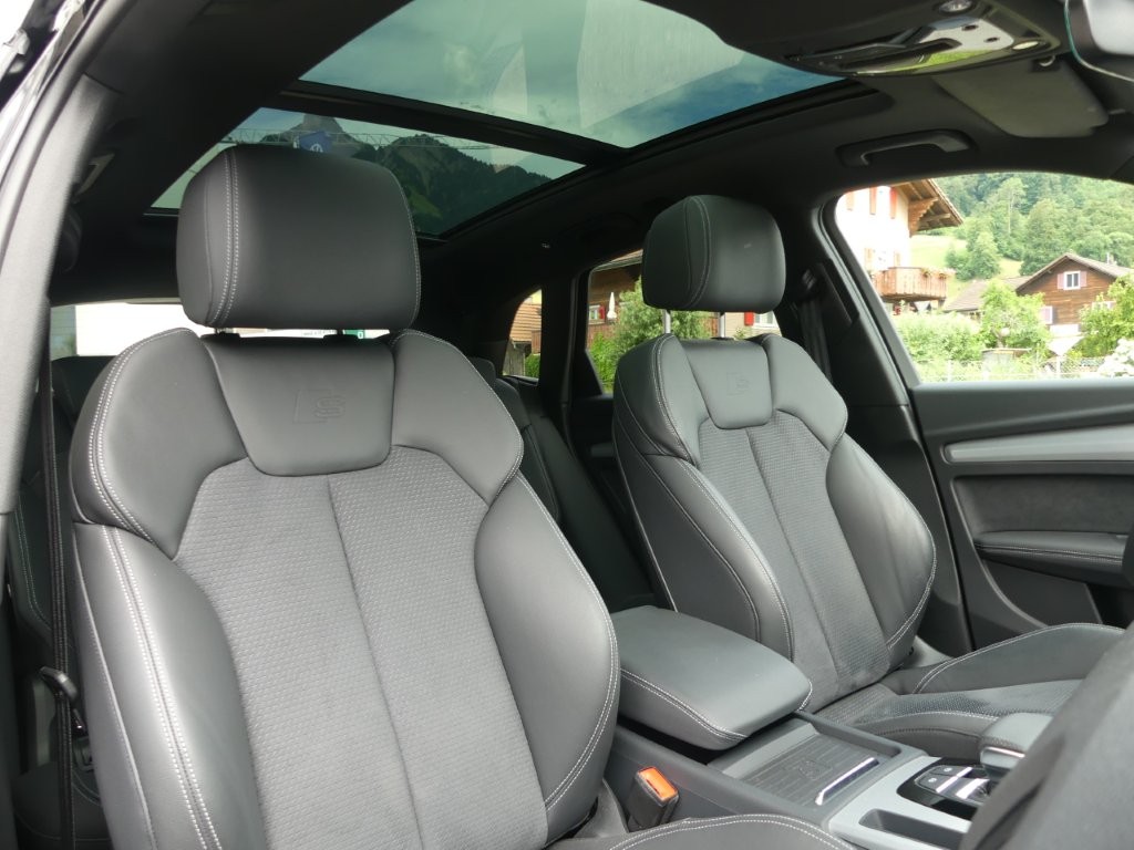 AUDI Q5 50 TFSI e PHEV S line quattro S-tronic-image-10
