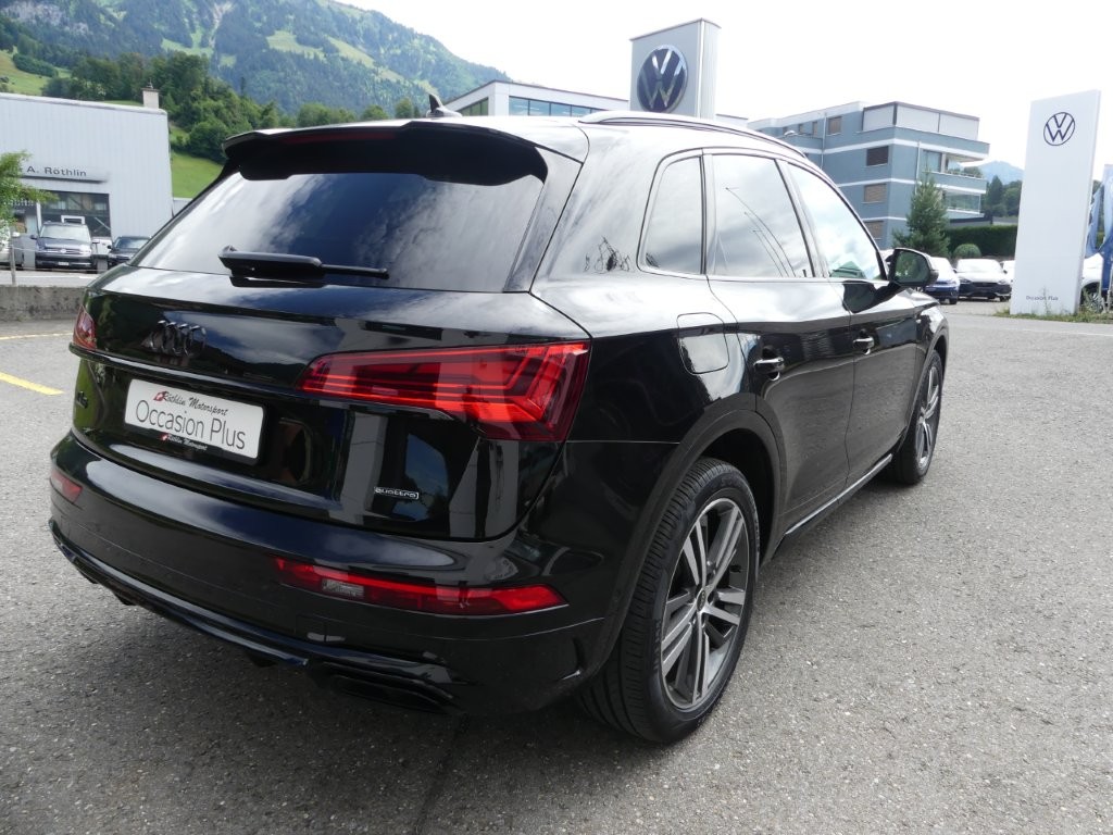 AUDI Q5 50 TFSI e PHEV S line quattro S-tronic-image-3