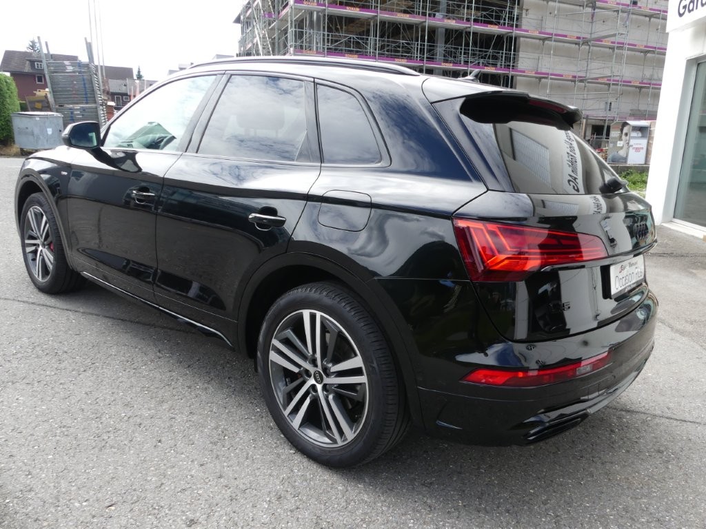 AUDI Q5 50 TFSI e PHEV S line quattro S-tronic-image-1