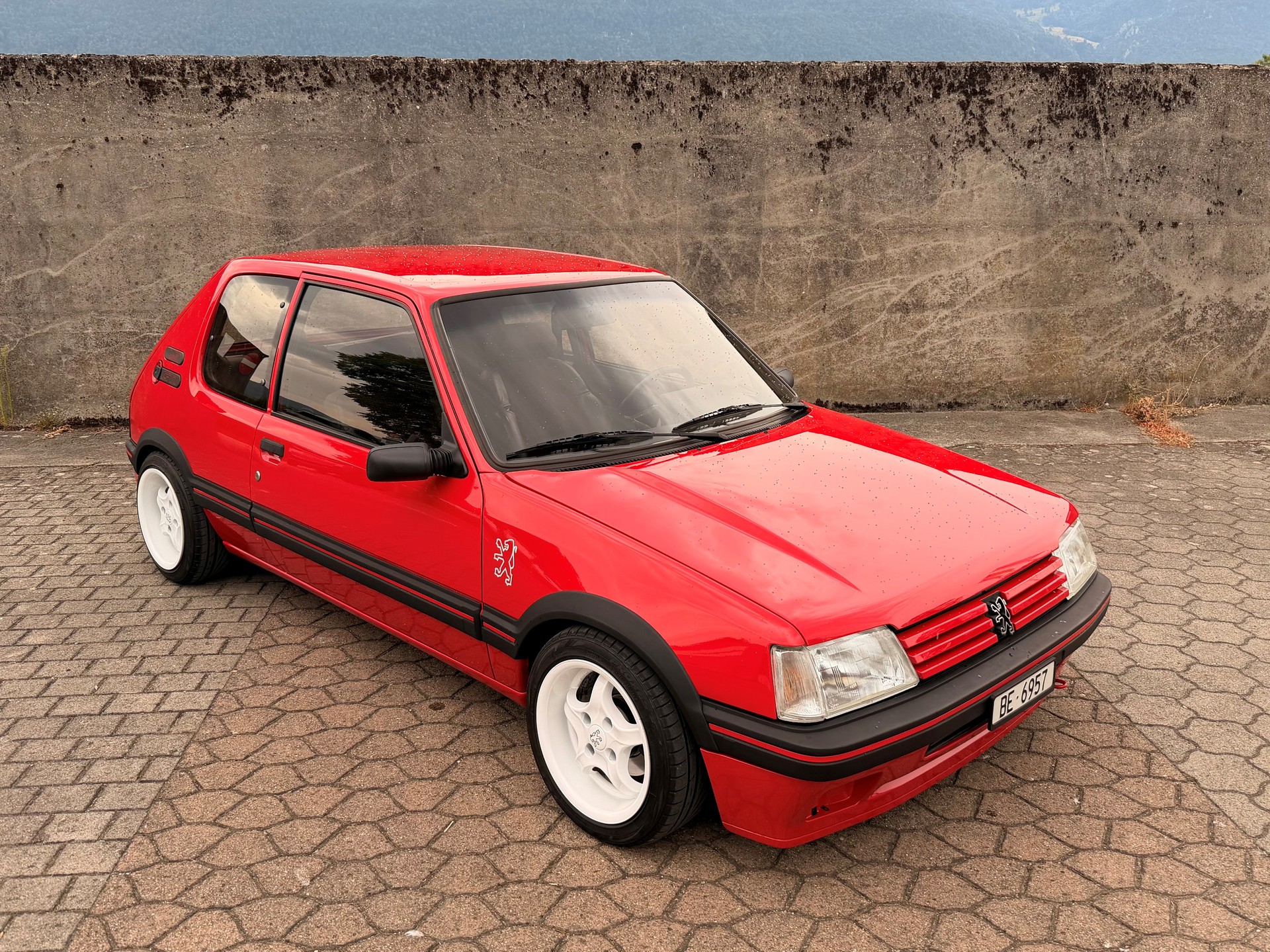 PEUGEOT 205 1.9 GTi-image-0