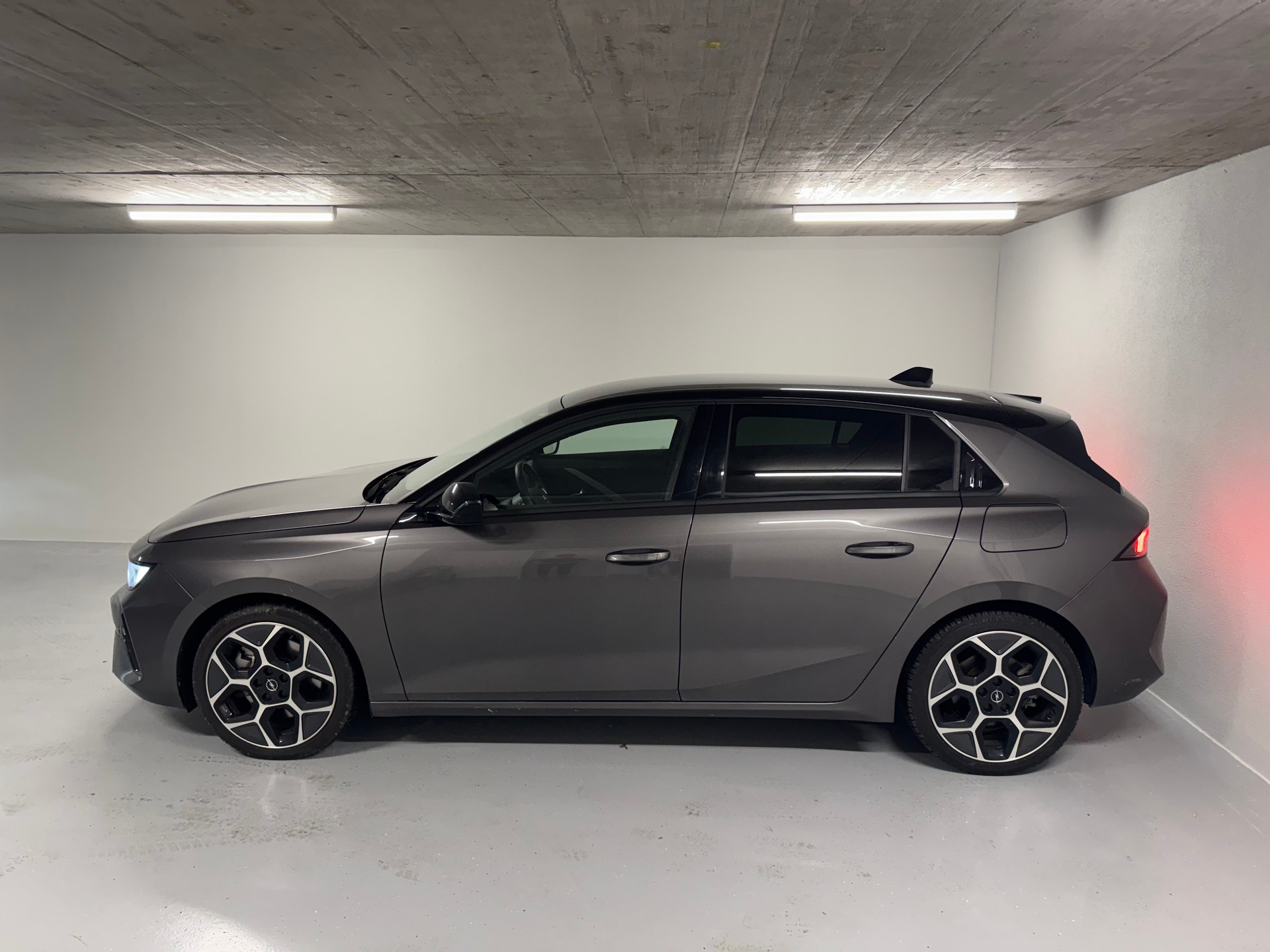 OPEL Astra 1.6 PHEV Turbo Swiss Plus A-image-2