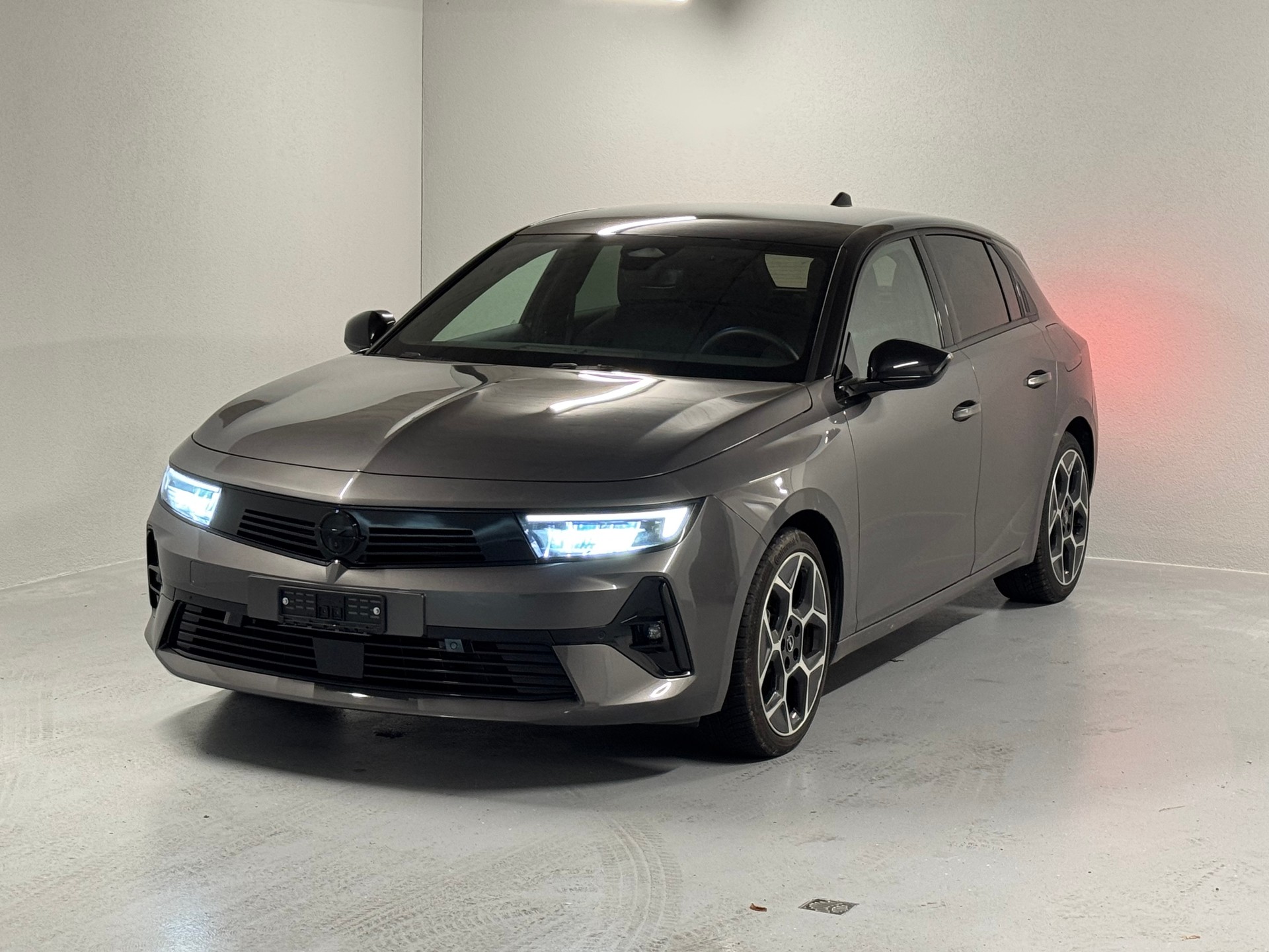 OPEL Astra 1.6 PHEV Turbo Swiss Plus A