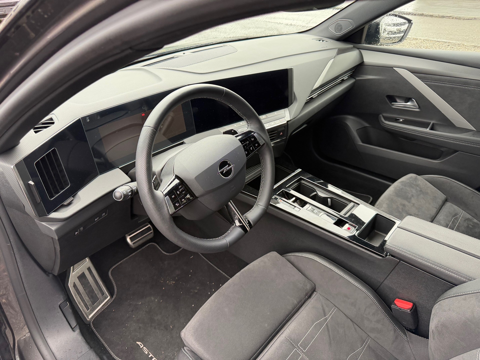 OPEL Astra 1.6 PHEV Turbo Swiss Plus A-image-9