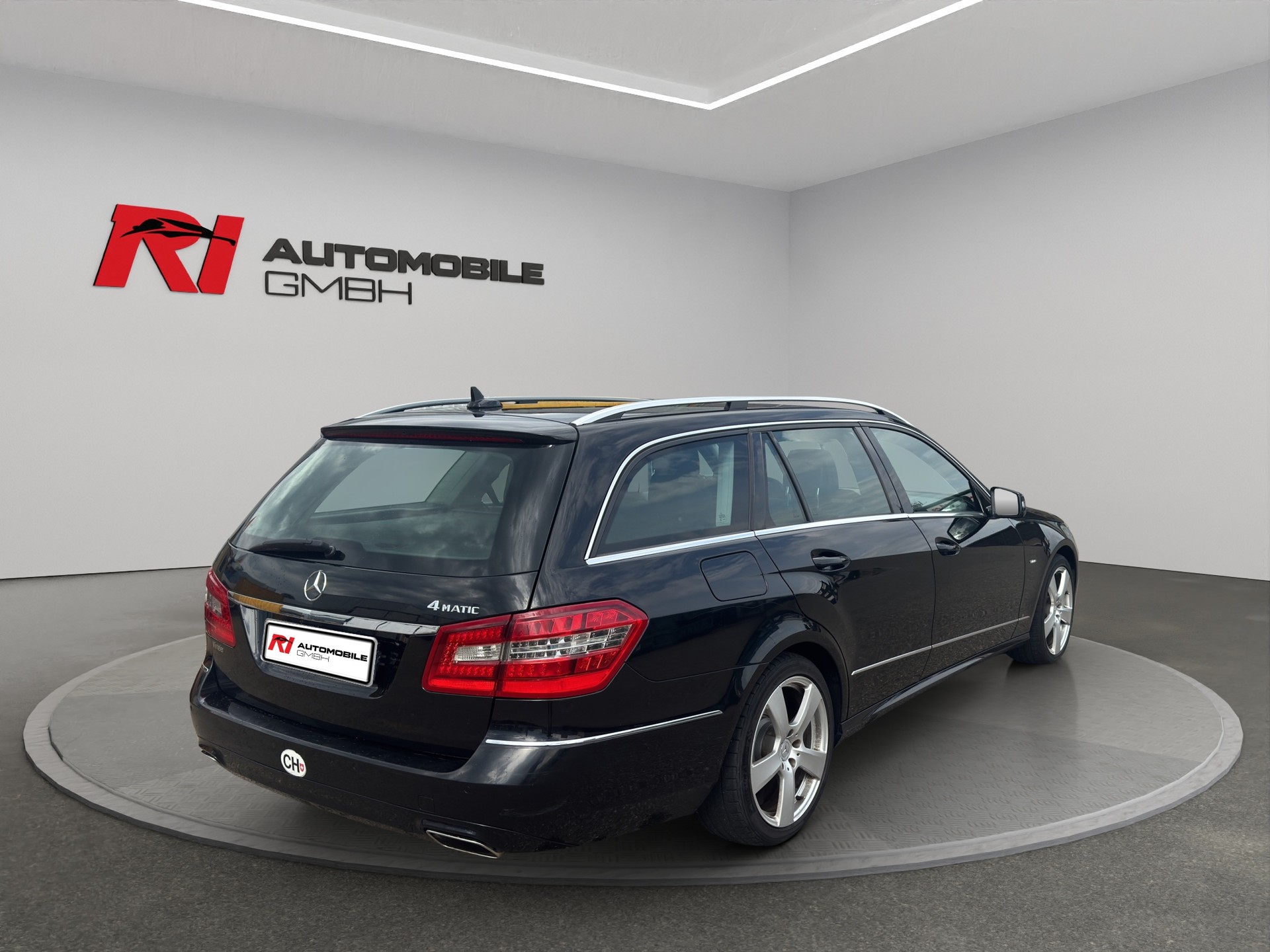MERCEDES-BENZ E 250 CDI BlueEff. Avantgarde 4Matic 7G-Tronic-image-4
