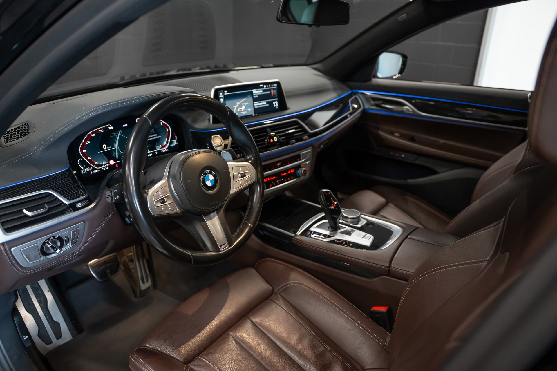 BMW 730d xDrive 48V M Sport Steptronic / Head-up Display / Schiebedach / Tempomat / Apple Carplay / Softclose / Ab Service uvm..-image-9