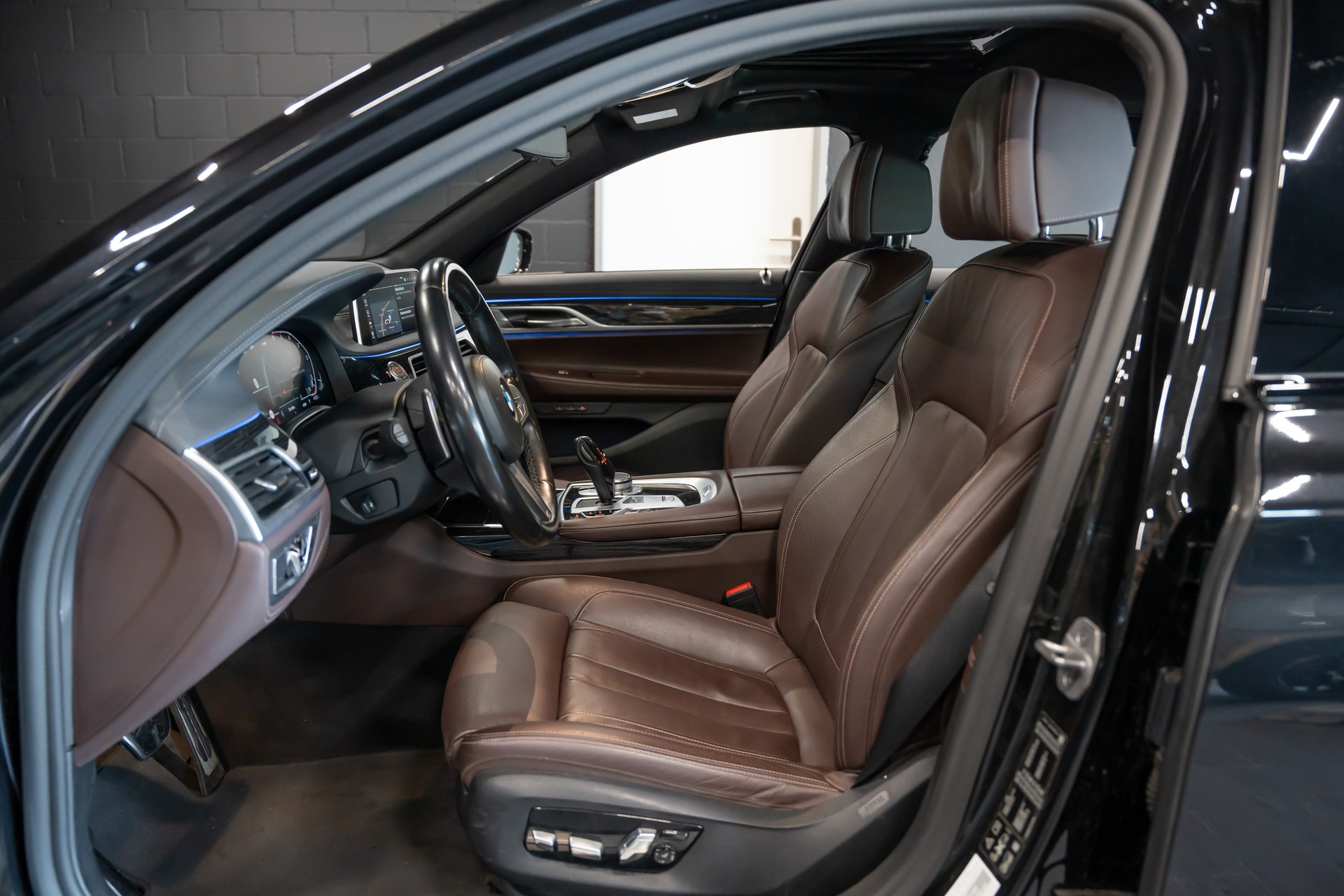 BMW 730d xDrive 48V M Sport Steptronic / Head-up Display / Schiebedach / Tempomat / Apple Carplay / Softclose / Ab Service uvm..-image-10