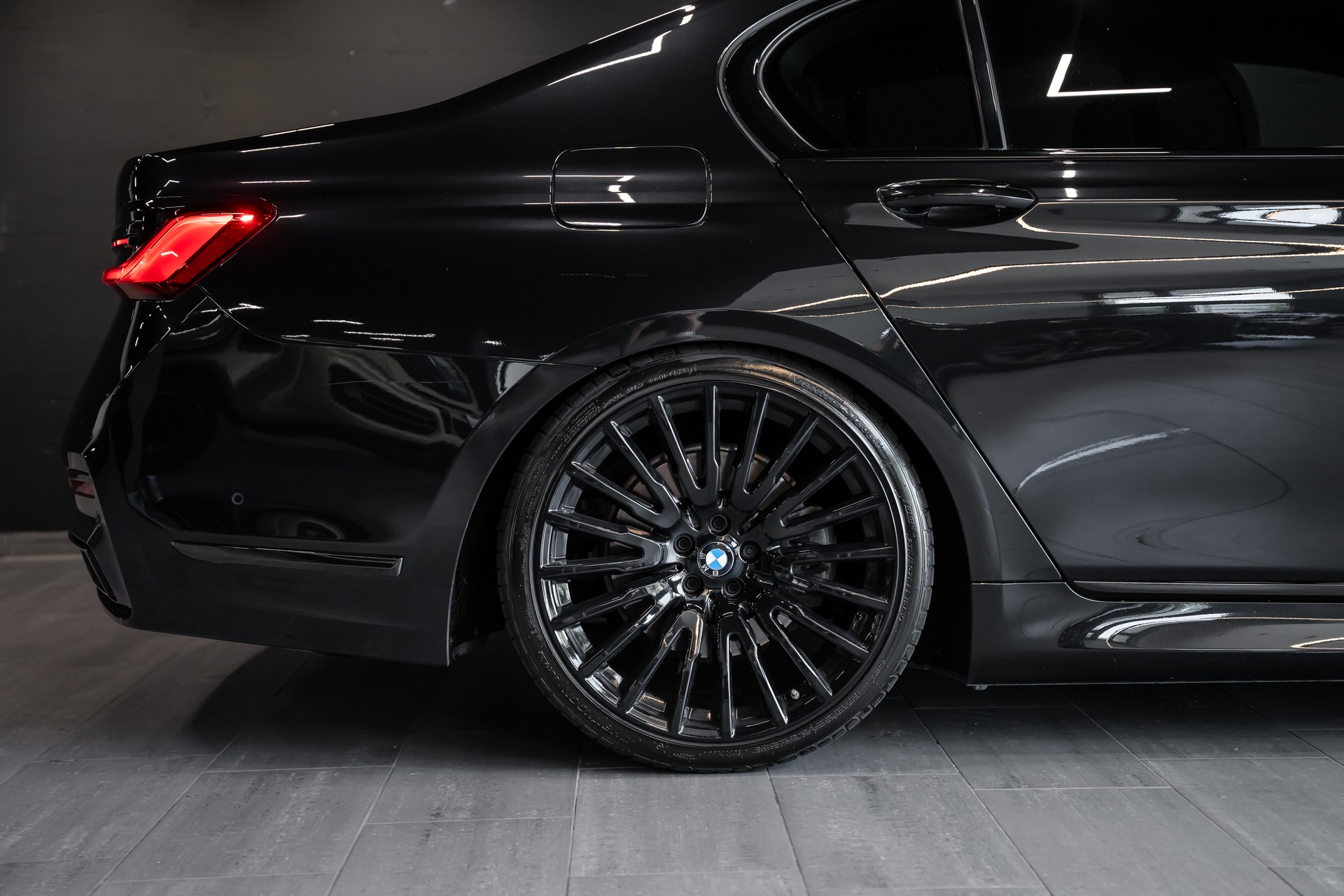 BMW 730d xDrive 48V M Sport Steptronic / Head-up Display / Schiebedach / Tempomat / Apple Carplay / Softclose / Ab Service uvm..-image-4