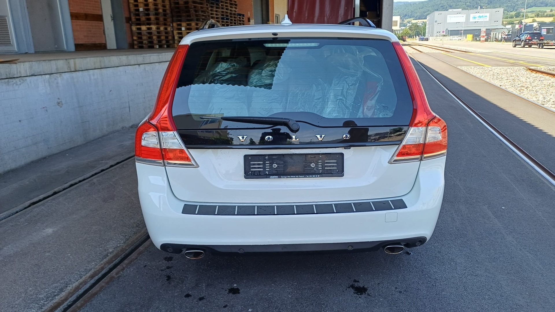 VOLVO V70 D4 AWD Momentum Classic Edition Geartronic-image-5