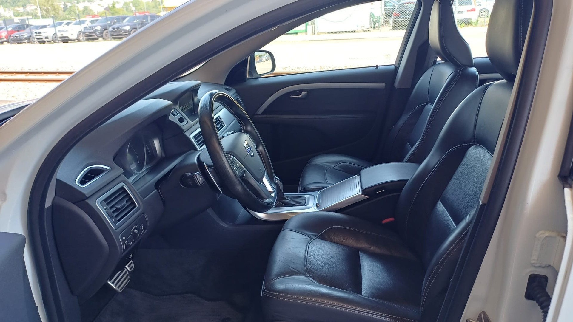 VOLVO V70 D4 AWD Momentum Classic Edition Geartronic-image-7