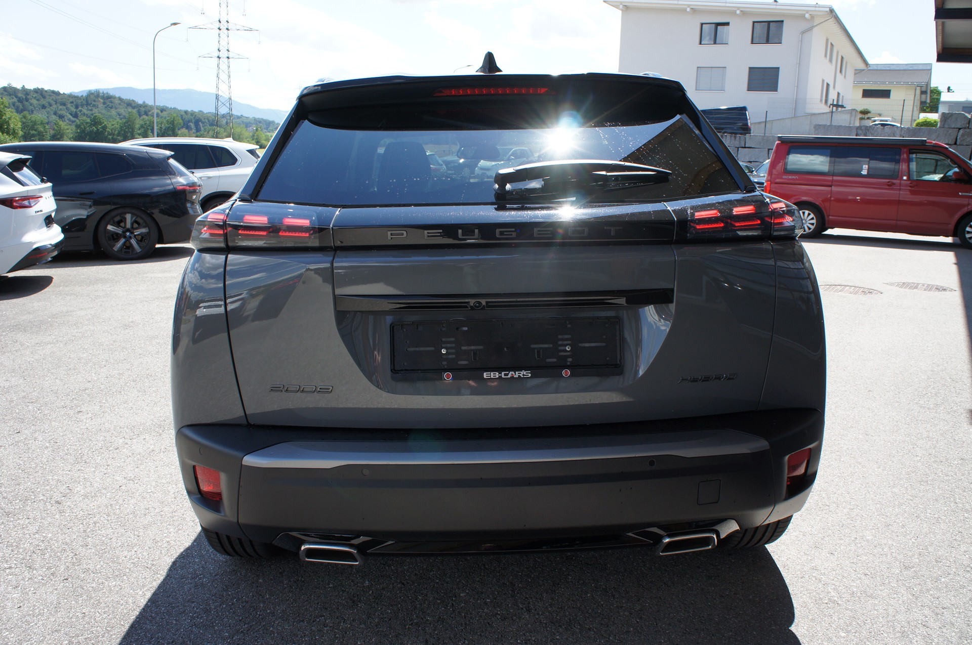 PEUGEOT 2008 1.2 145 MHEV GT-showroom-element-3