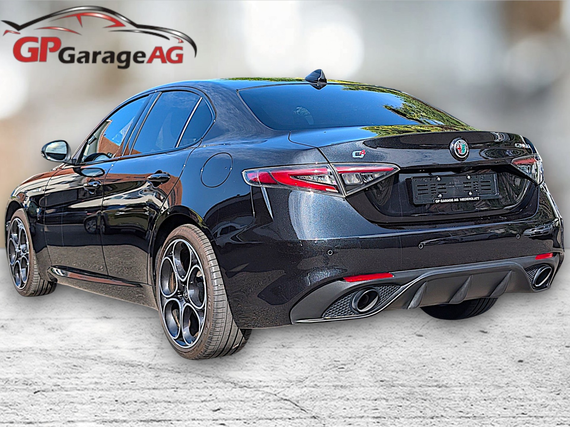 ALFA ROMEO Giulia 2.0 Veloce Q4 AT8-showroom-element-2