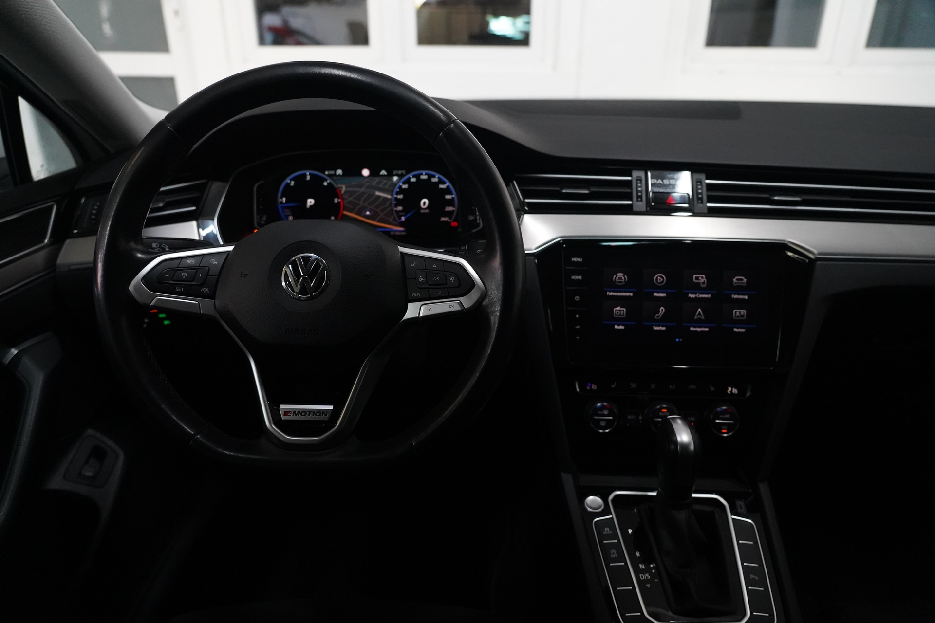 VW Passat 2.0 TDI BMT Business 4Motion DSG-image-14