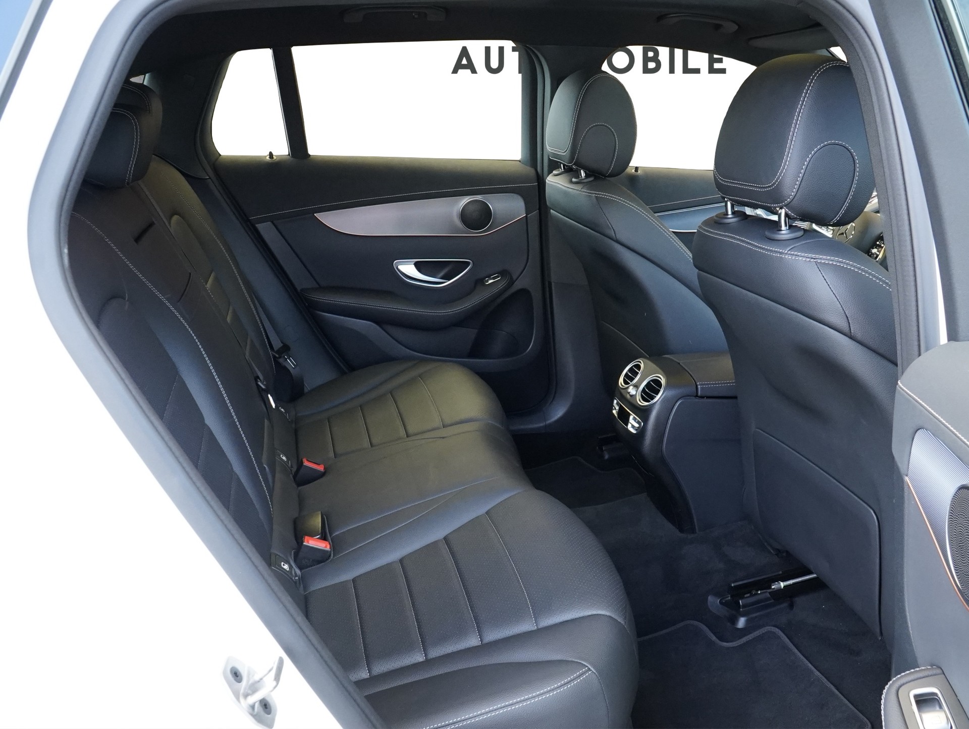 MERCEDES-BENZ EQC 400 4Matic EQ Star *CH Fahrzeug & AHK-1800*-image-16