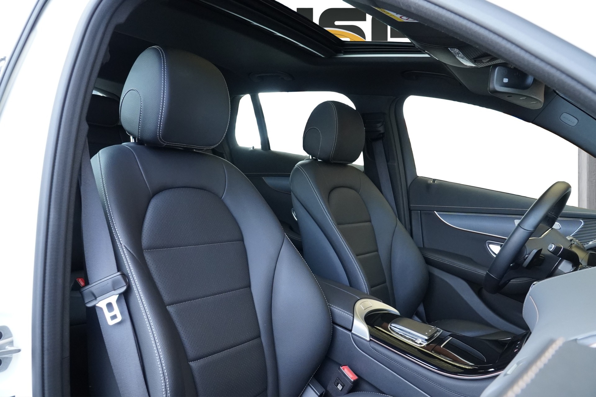 MERCEDES-BENZ EQC 400 4Matic EQ Star *CH Fahrzeug & AHK-1800*-image-15