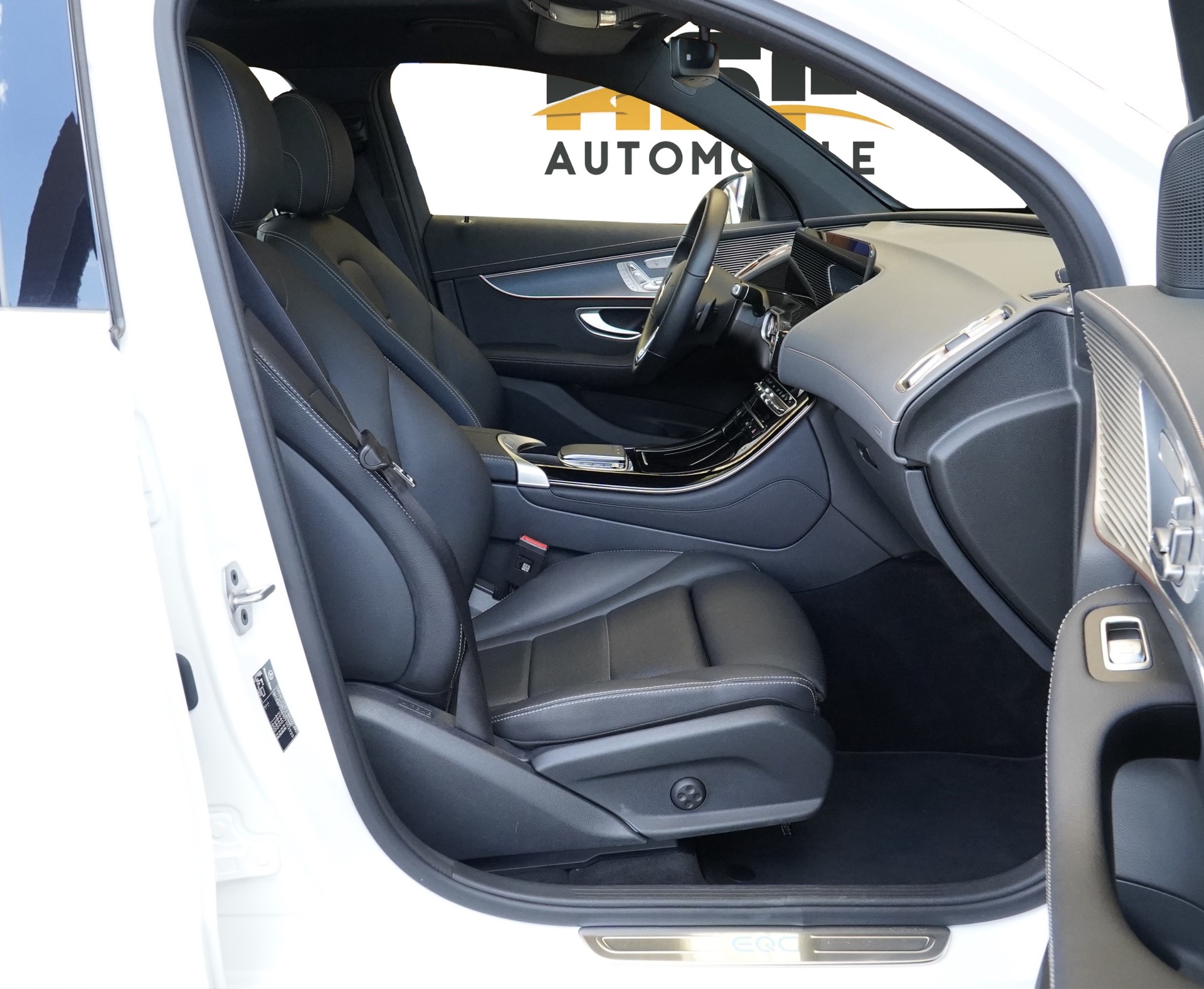 MERCEDES-BENZ EQC 400 4Matic EQ Star *CH Fahrzeug & AHK-1800*-image-12