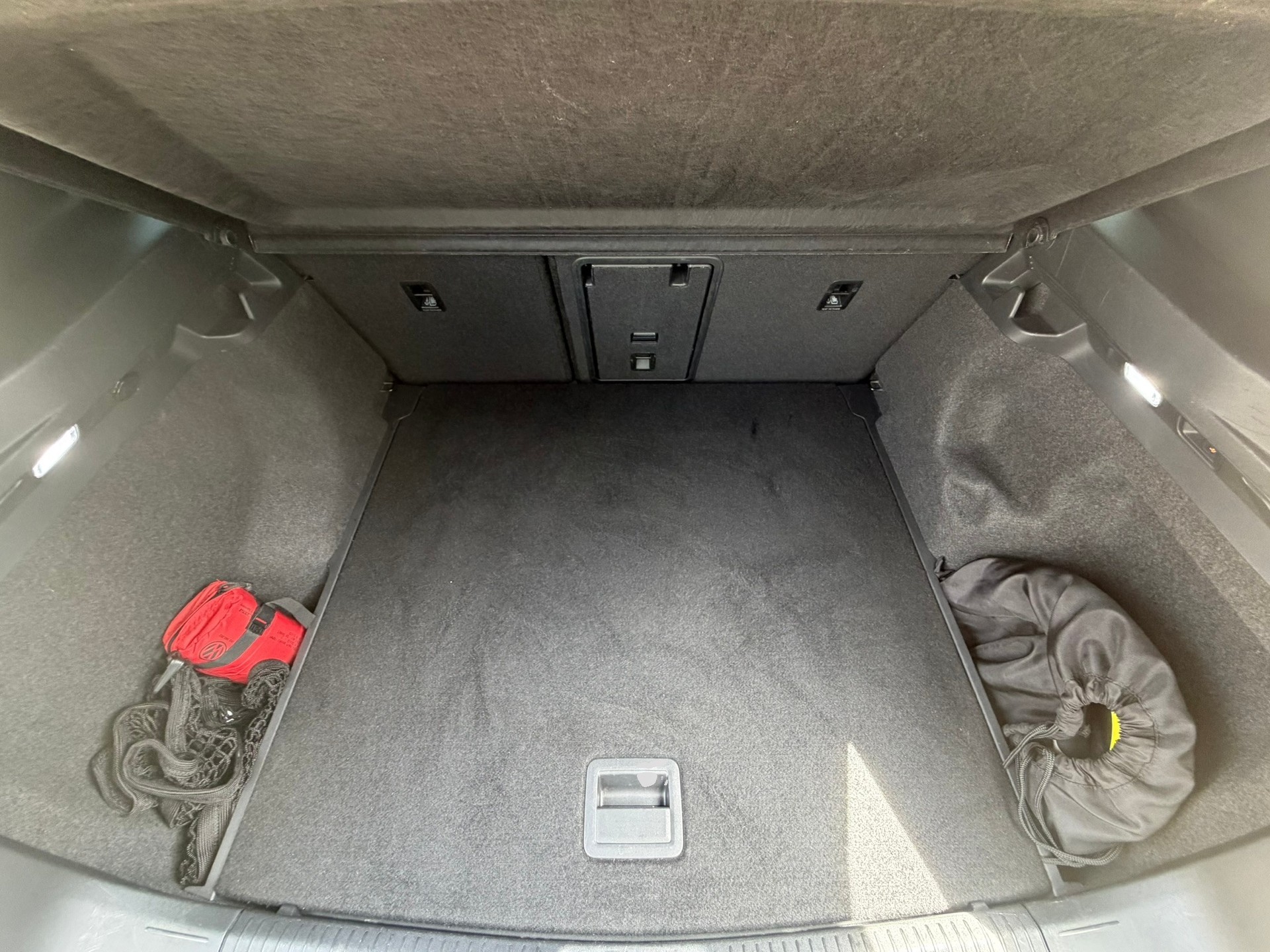 VW ID.4 Pro Performance 77 kWh 1ST Max-image-22