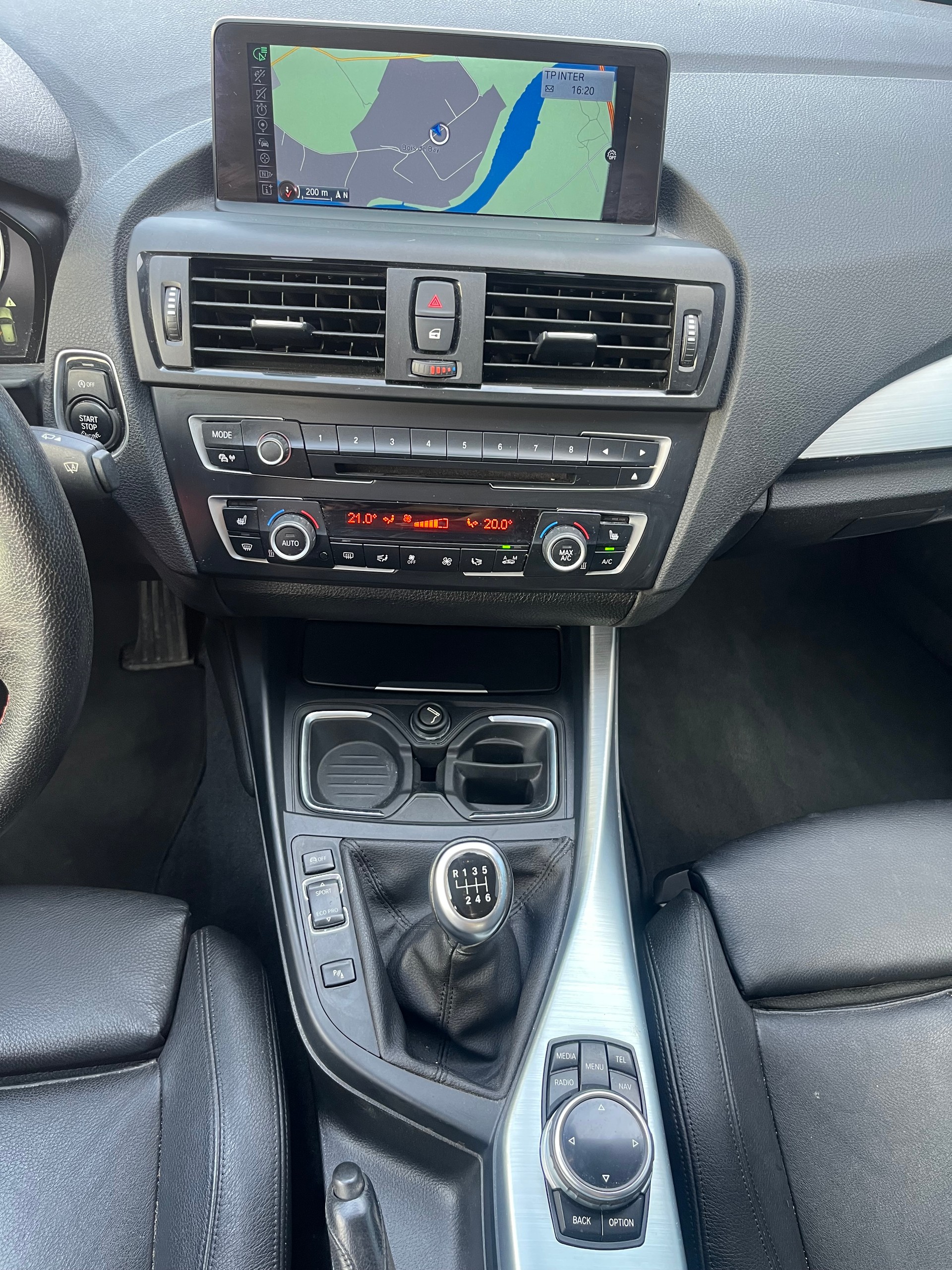 BMW 120d xDrive Sport Line-image-6