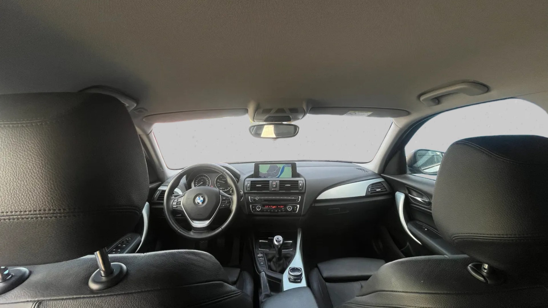 BMW 120d xDrive Sport Line-image-14
