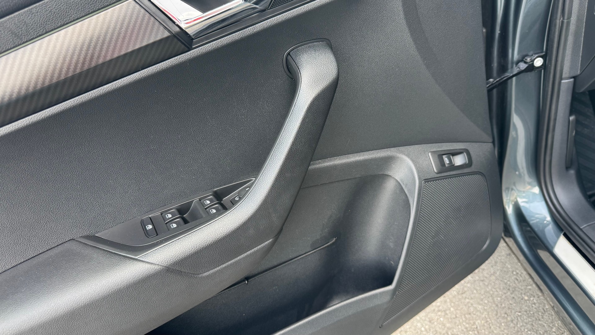 SKODA Karoq 1.5 TSI ACT SportLine DSG-image-28