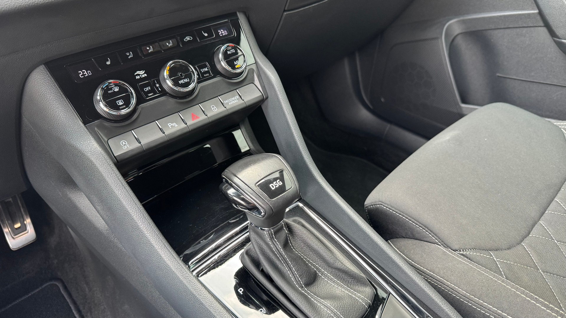 SKODA Karoq 1.5 TSI ACT SportLine DSG-image-20
