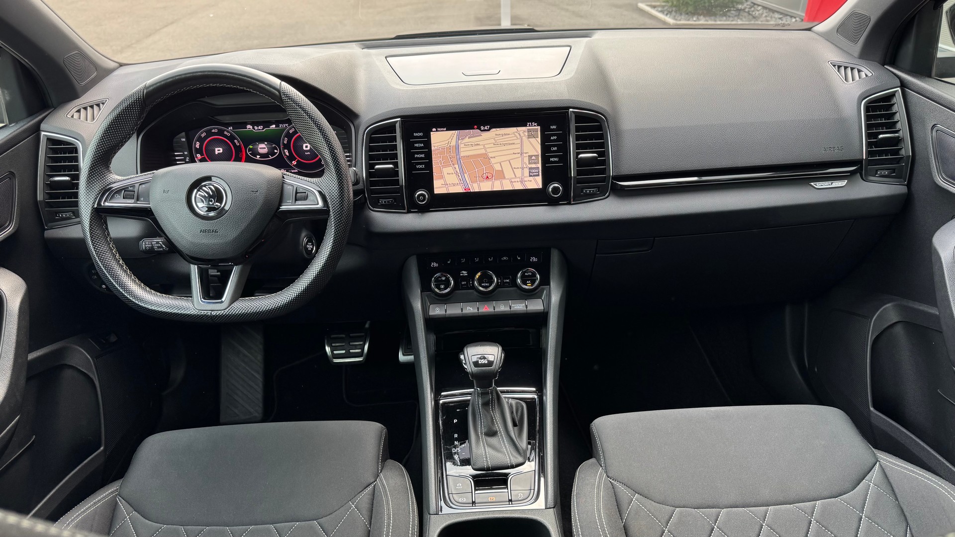 SKODA Karoq 1.5 TSI ACT SportLine DSG-image-17