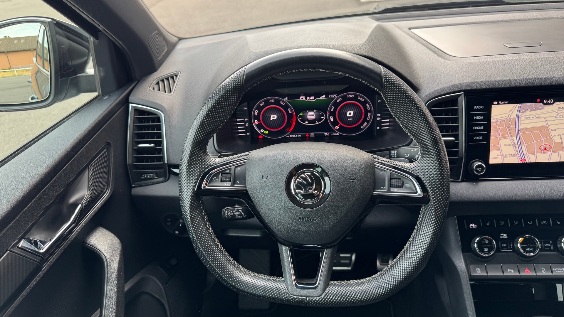 SKODA Karoq 1.5 TSI ACT SportLine DSG-image-13