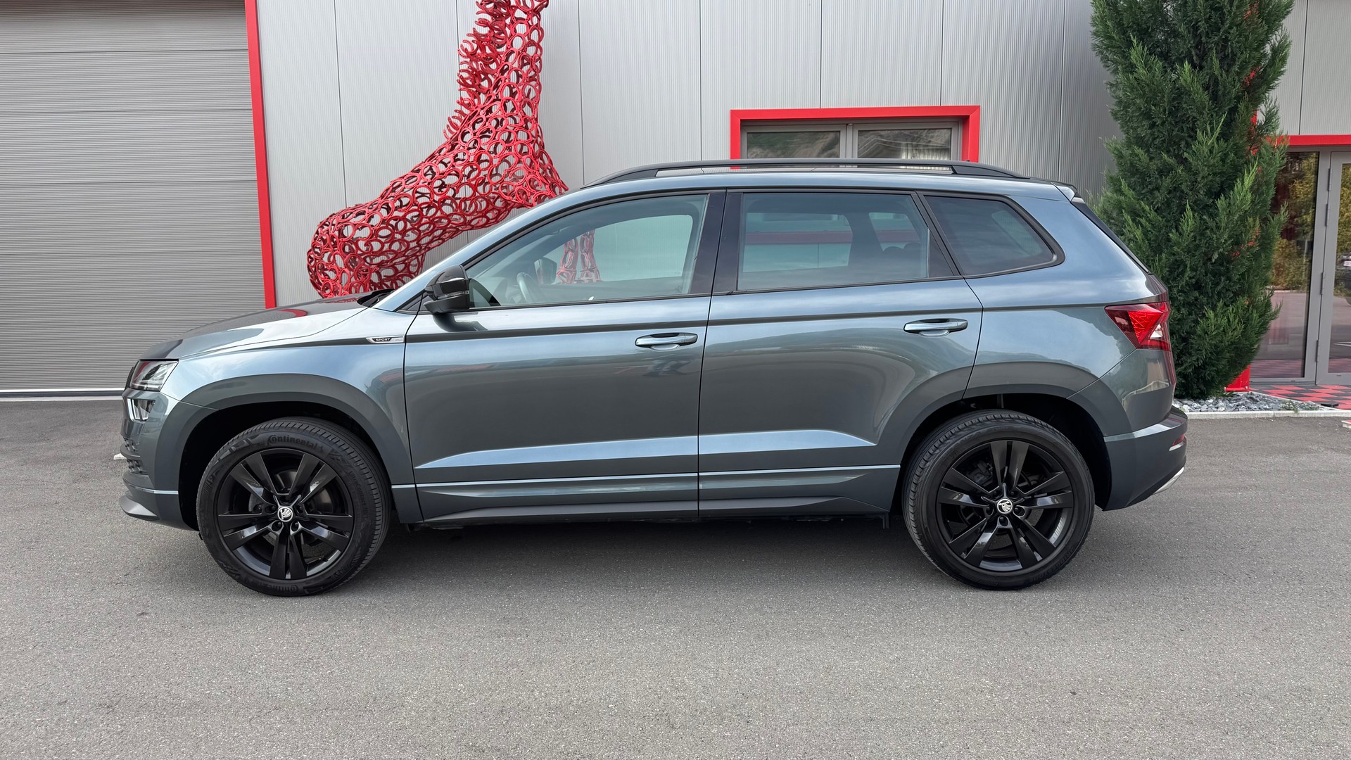SKODA Karoq 1.5 TSI ACT SportLine DSG-showroom-element-3