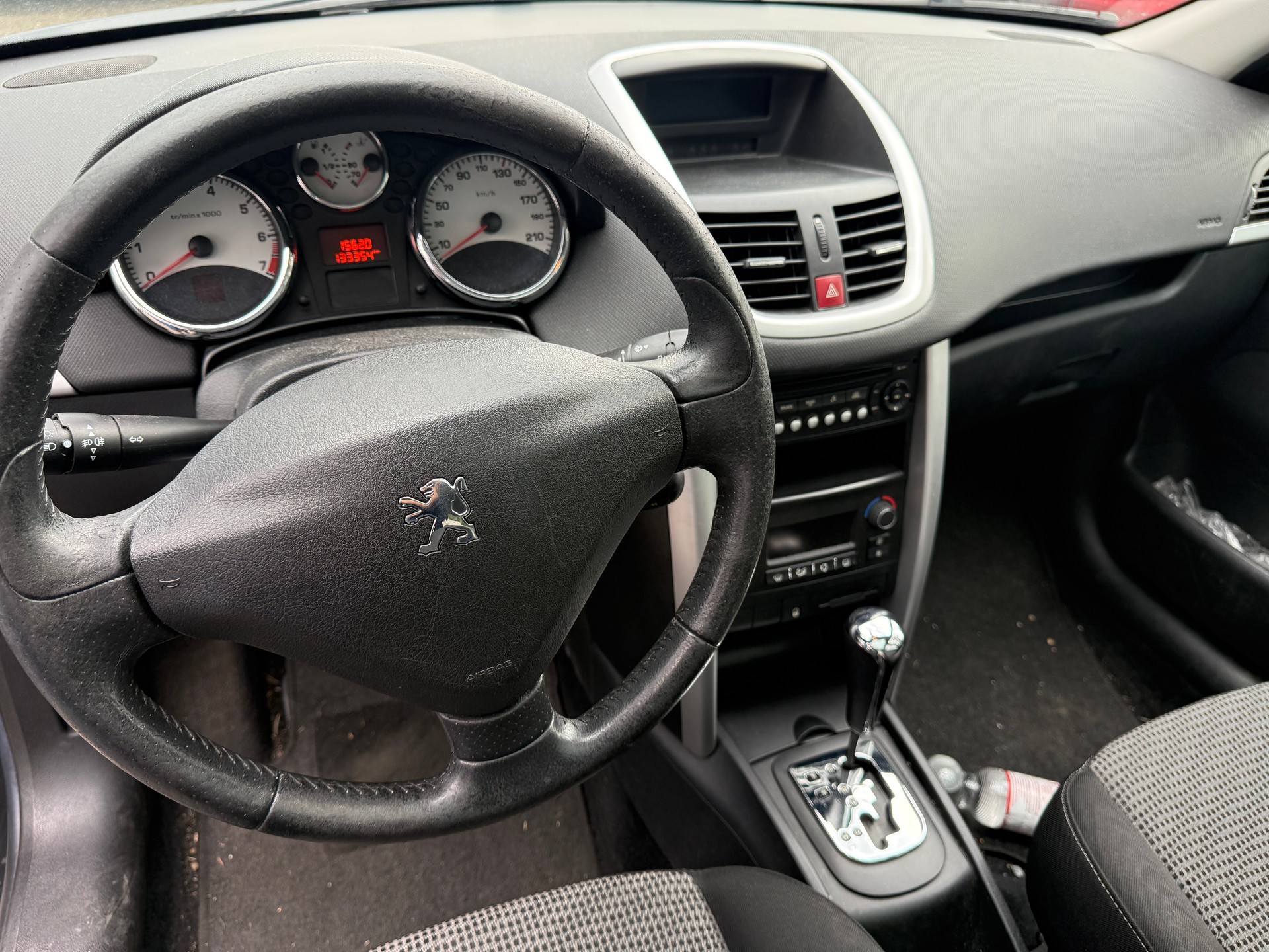 PEUGEOT 207 1.6 16V Lion Edition Automatic-image-8