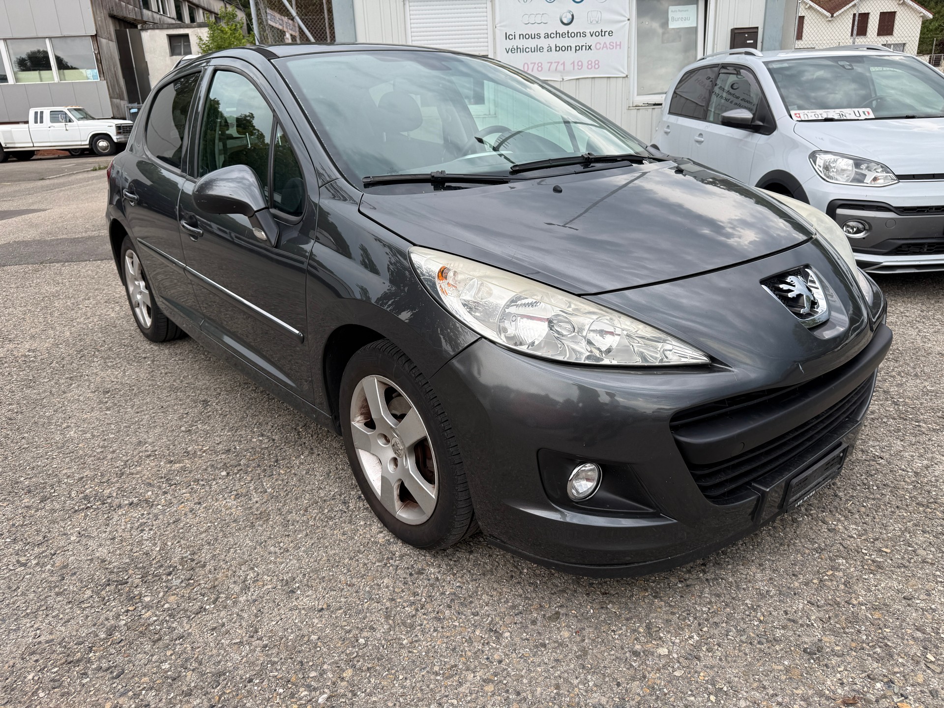 PEUGEOT 207 1.6 16V Lion Edition Automatic-image-5