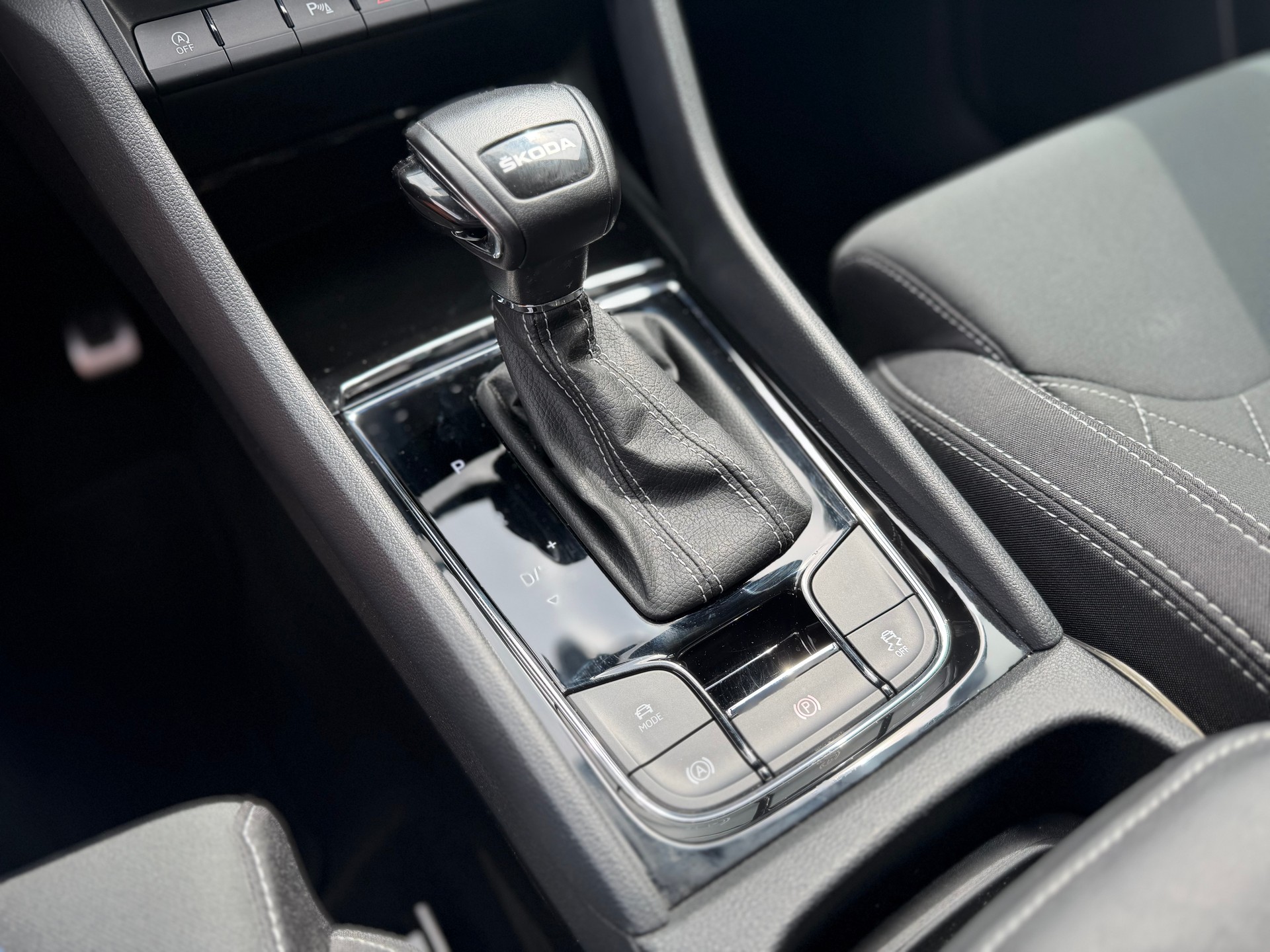 SKODA Karoq 1.5 TSI SportLine DSG-image-24