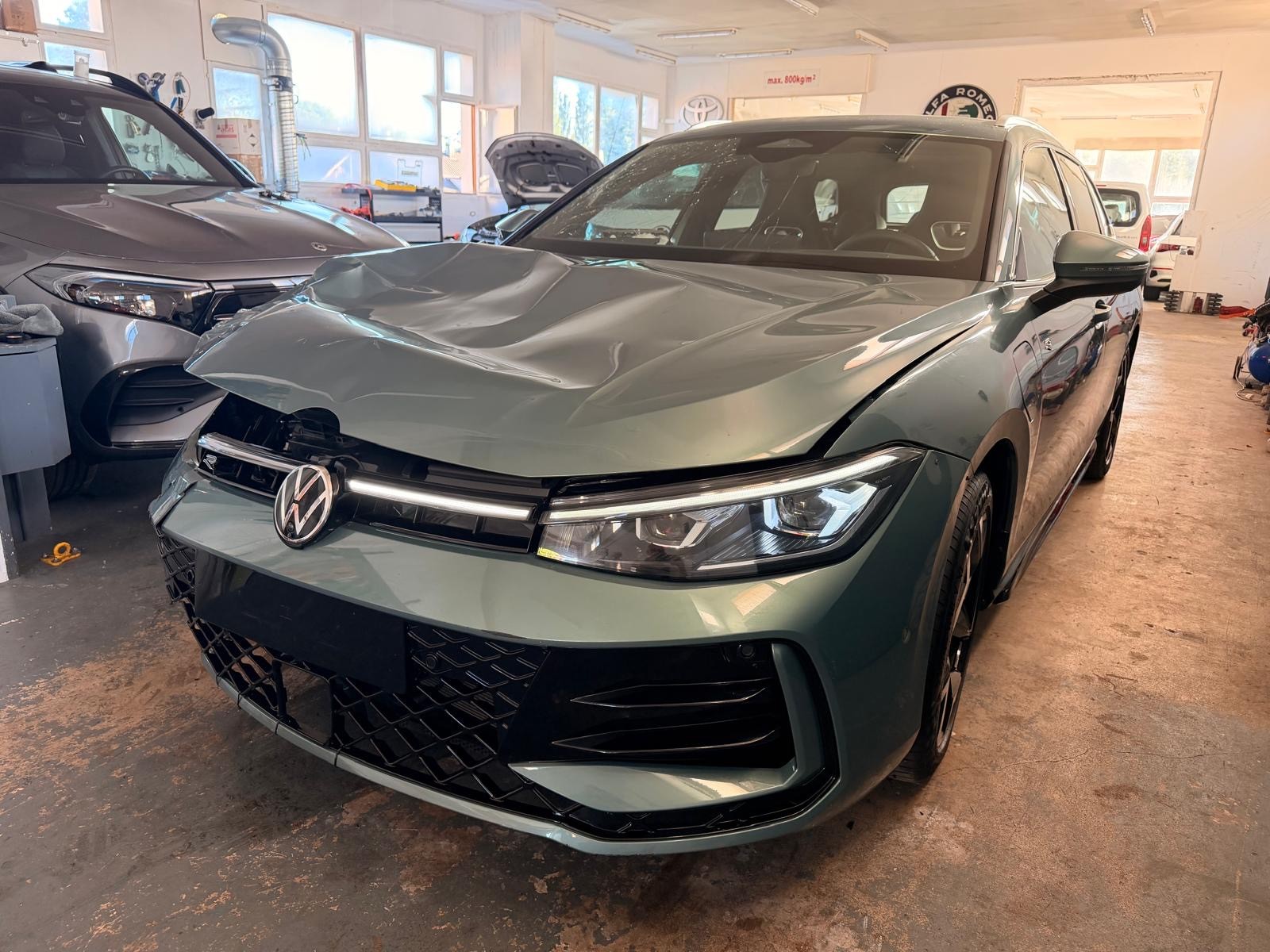 VW Passat Variant 1.5 TSI evo2 Plug-In- Hybrid R-Line DSG-image-0