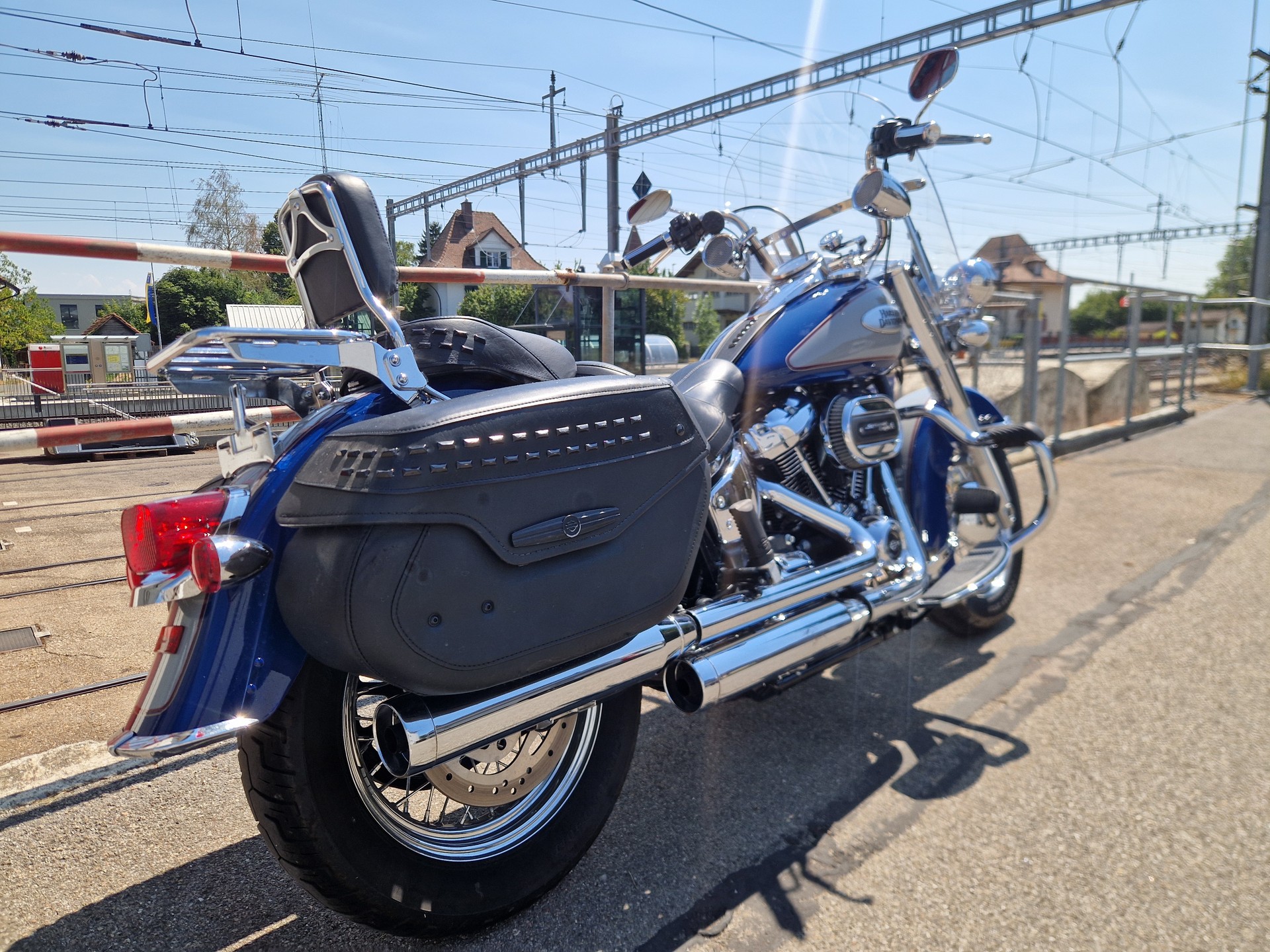 HARLEY-DAVIDSON FLHCS Heritage Classic 114-showroom-element-2