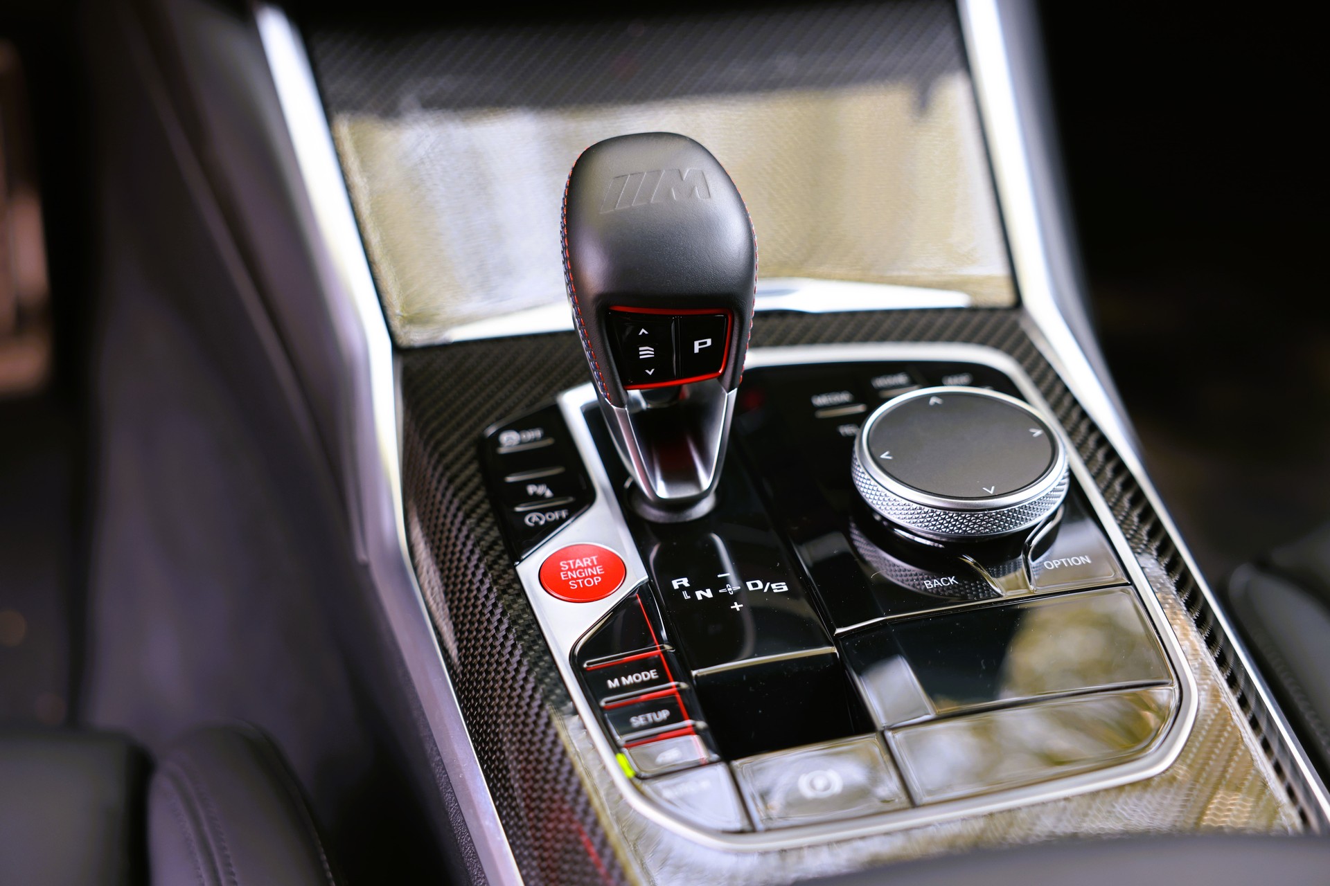 BMW M3 Competition *Alcantara Lenkrad* *Carbon* *Werksgarantie bis 04/2030*-image-14